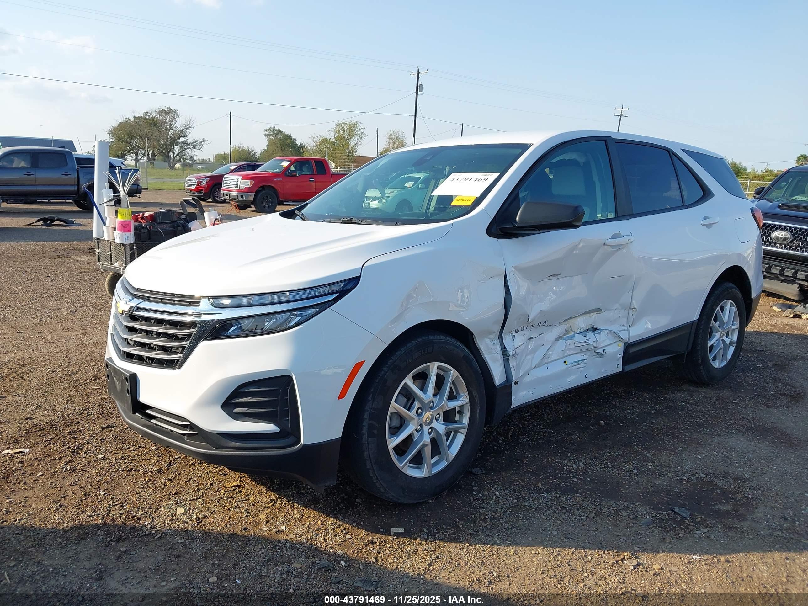 CHEVROLET EQUINOX image 2