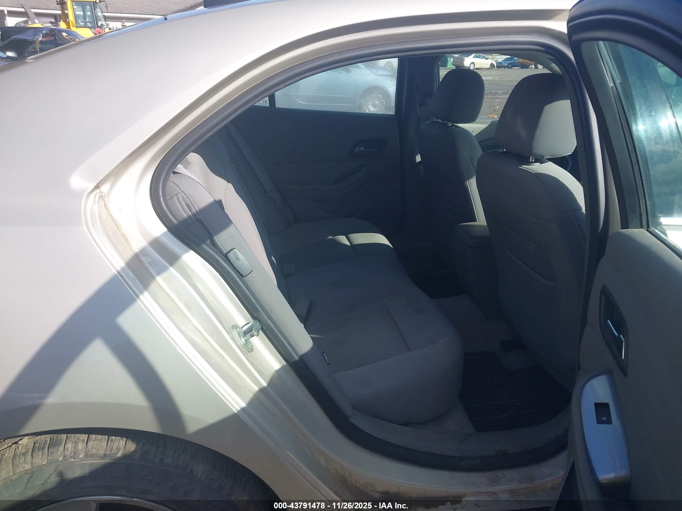 CHEVROLET MALIBU image 8