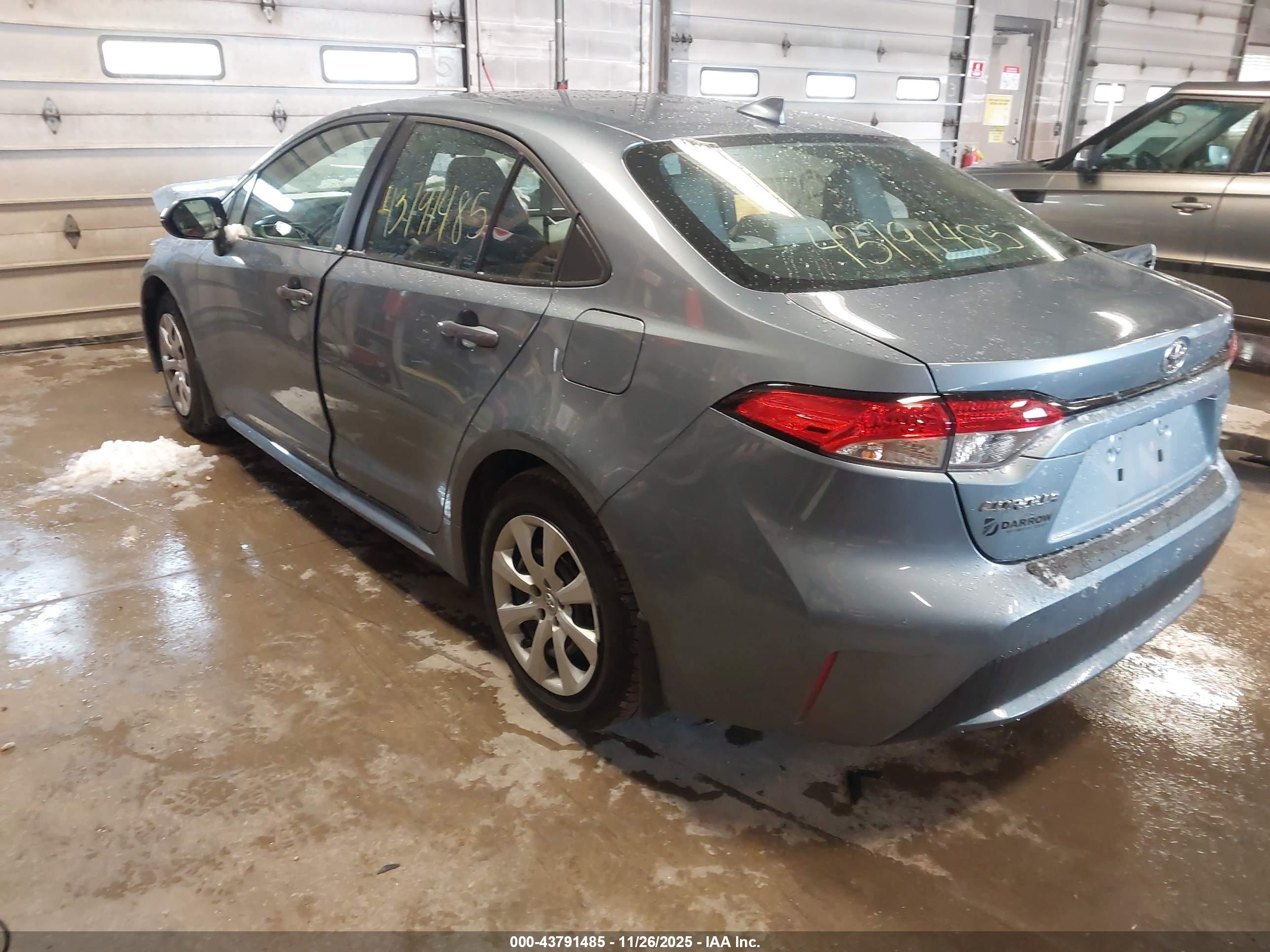 TOYOTA COROLLA image 3