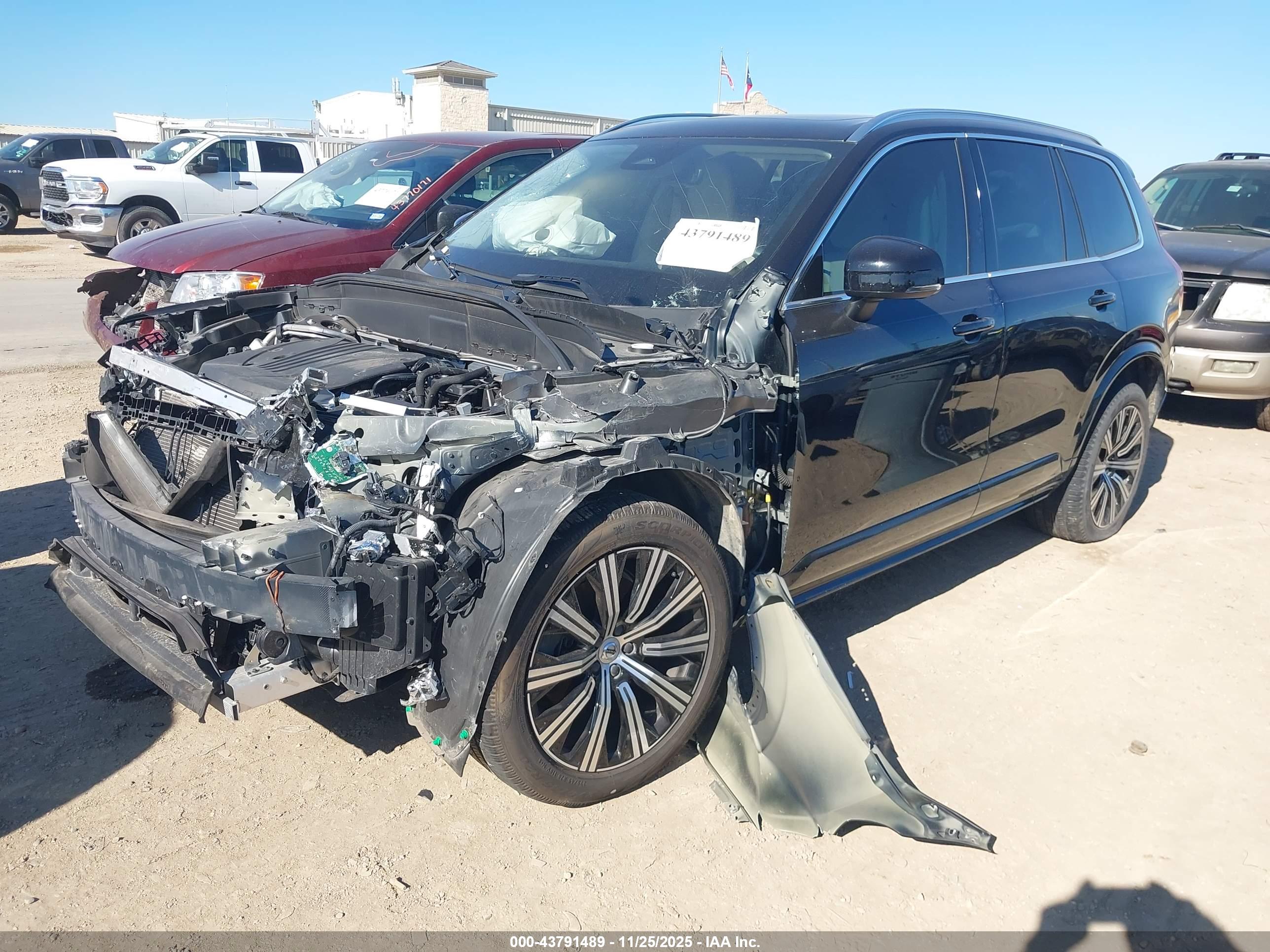 VOLVO XC90 image 2