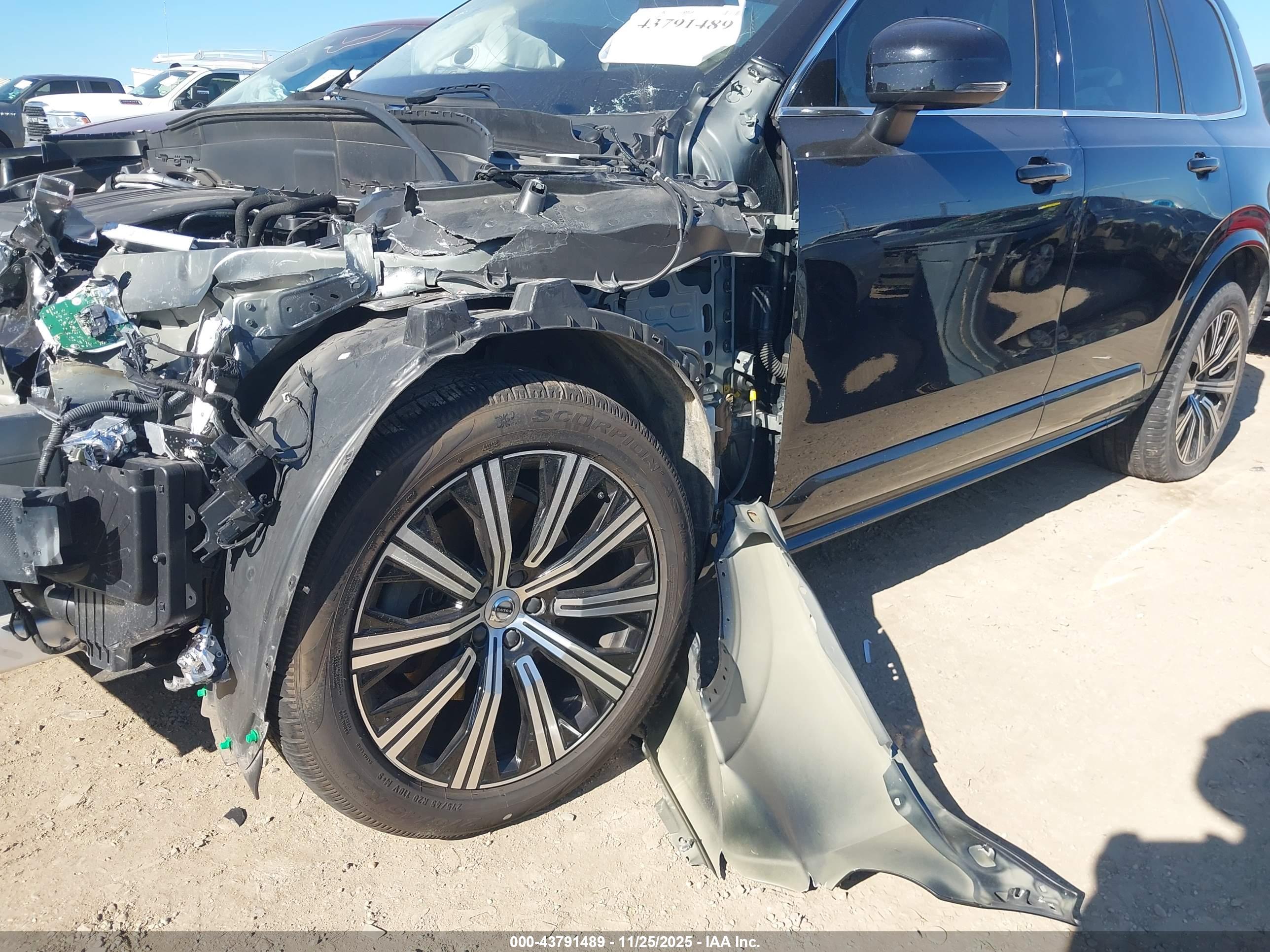 VOLVO XC90 image 6