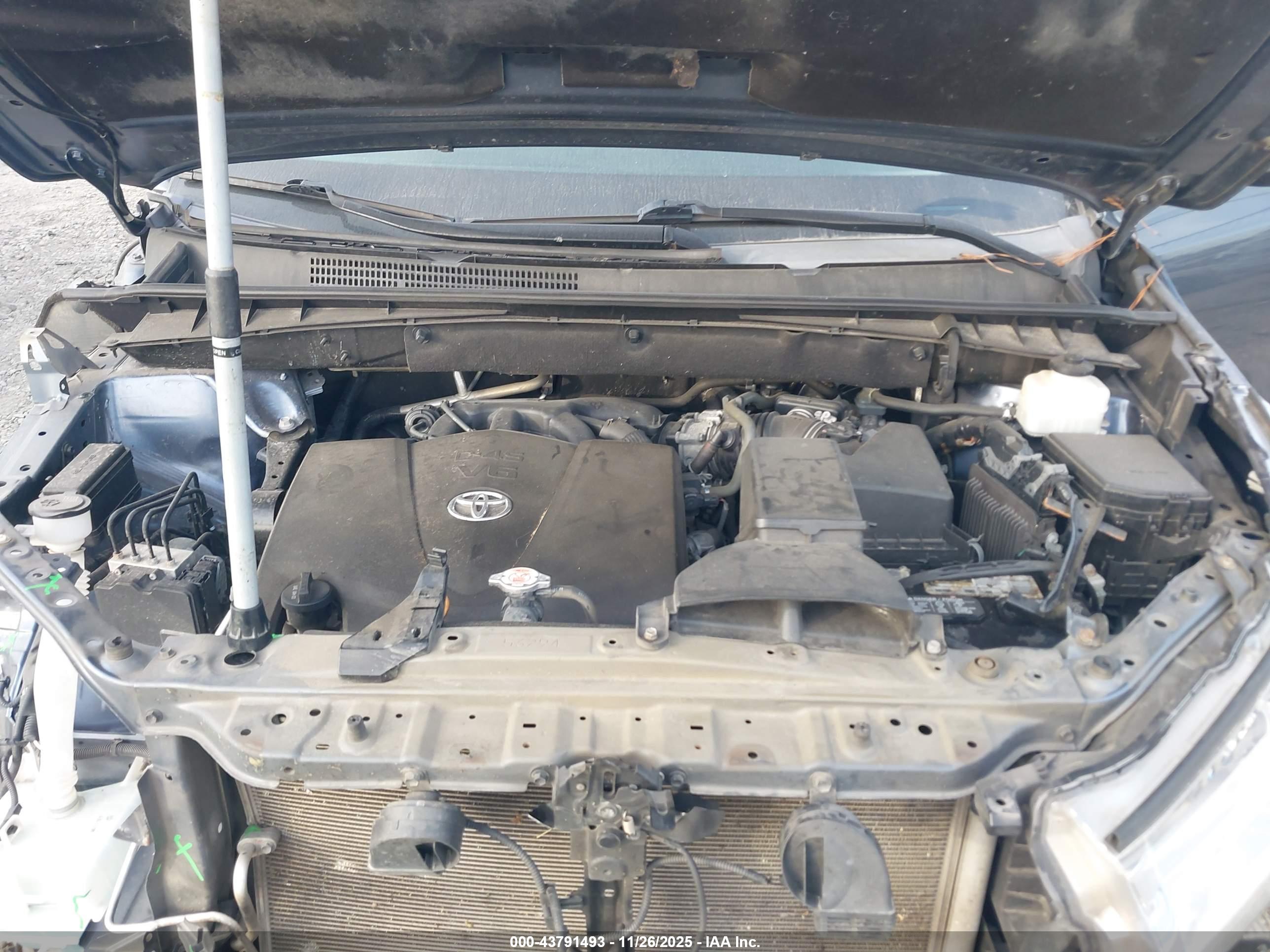 TOYOTA HIGHLANDER image 10