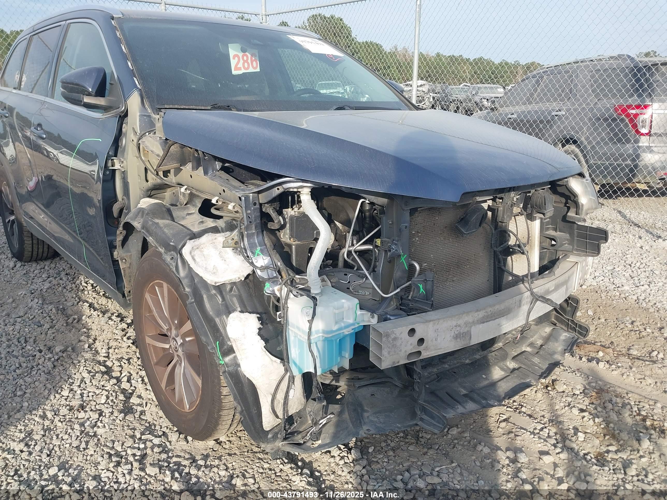 TOYOTA HIGHLANDER image 6