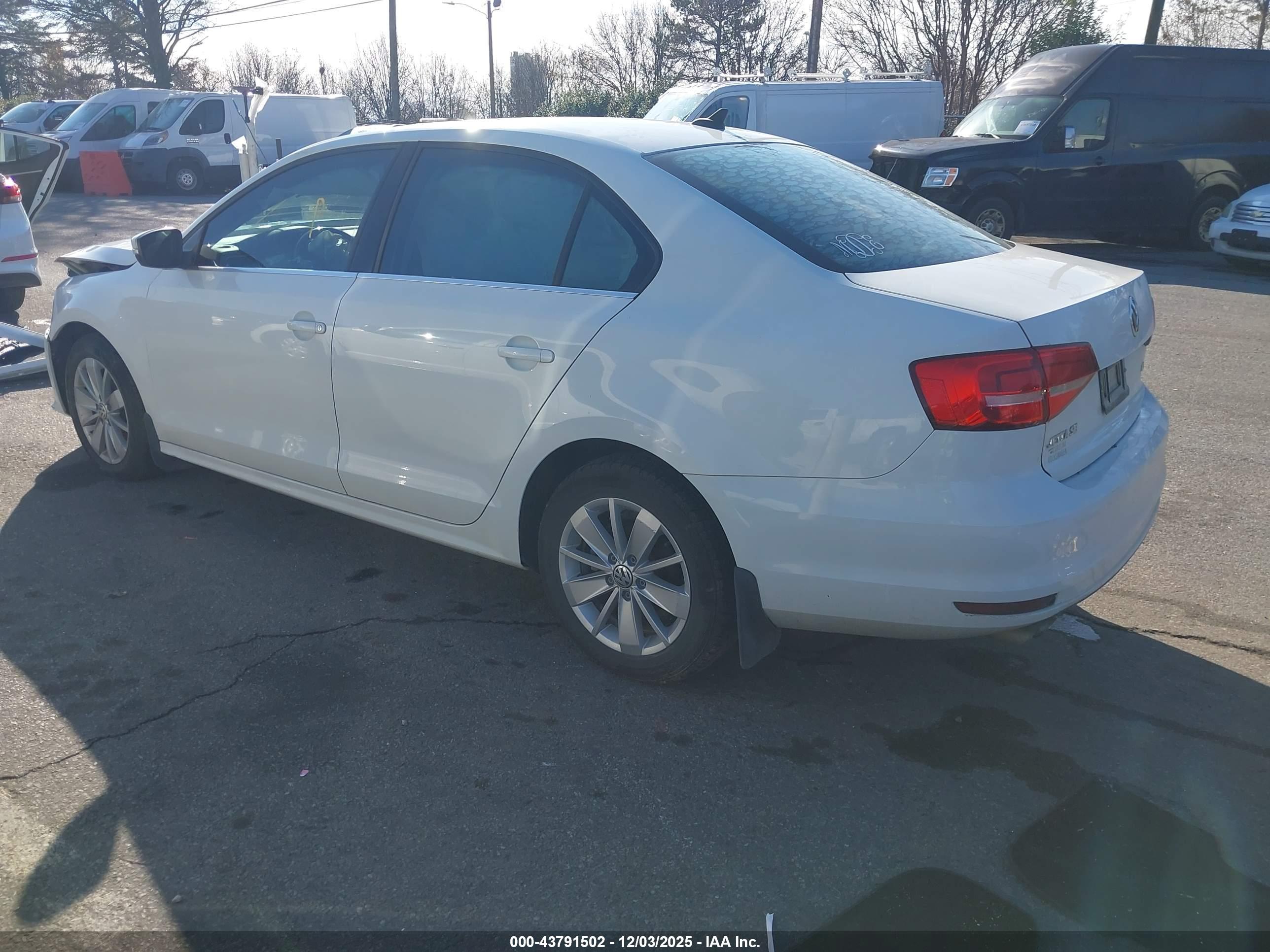 VOLKSWAGEN JETTA image 3