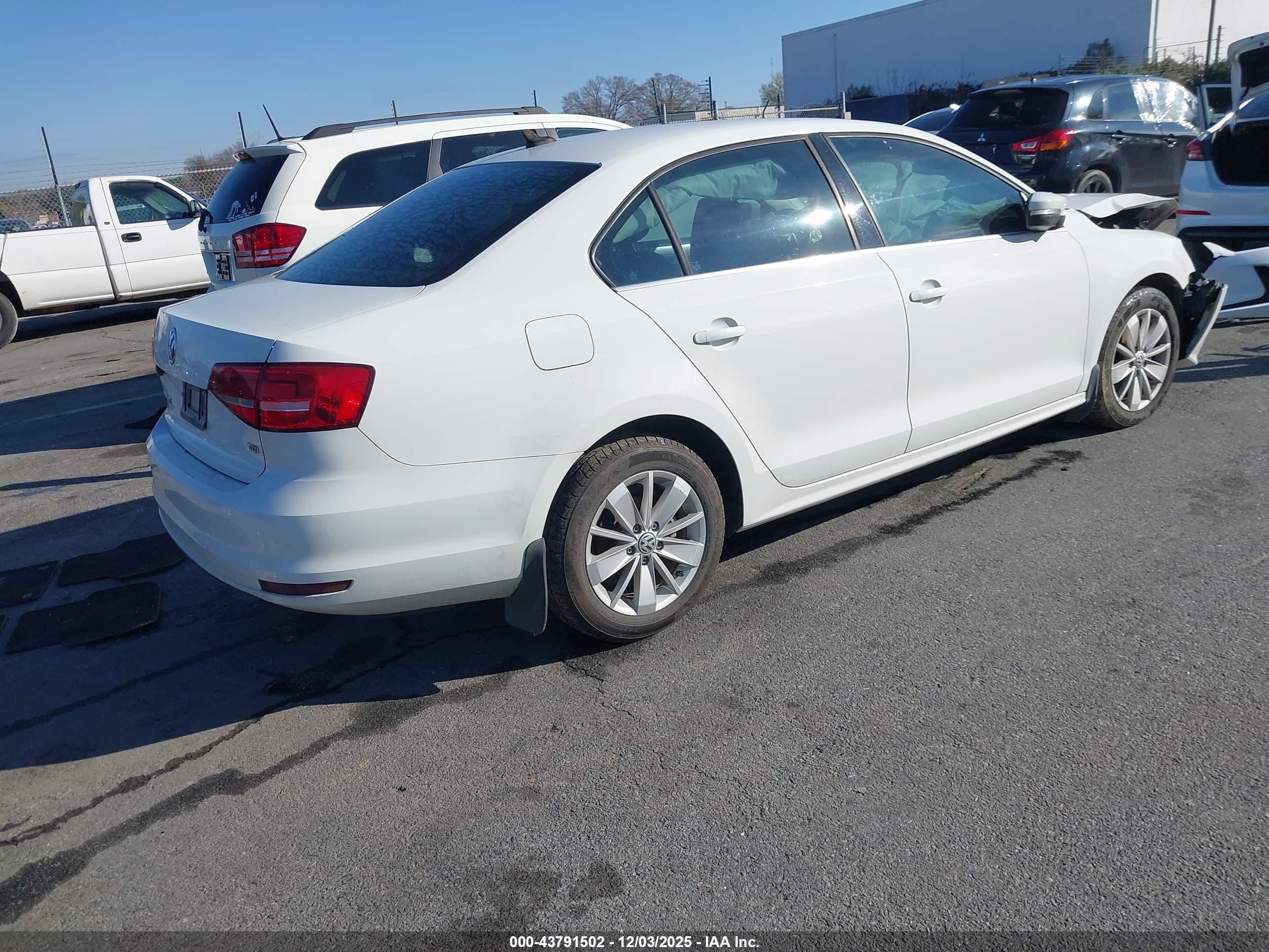 VOLKSWAGEN JETTA image 4