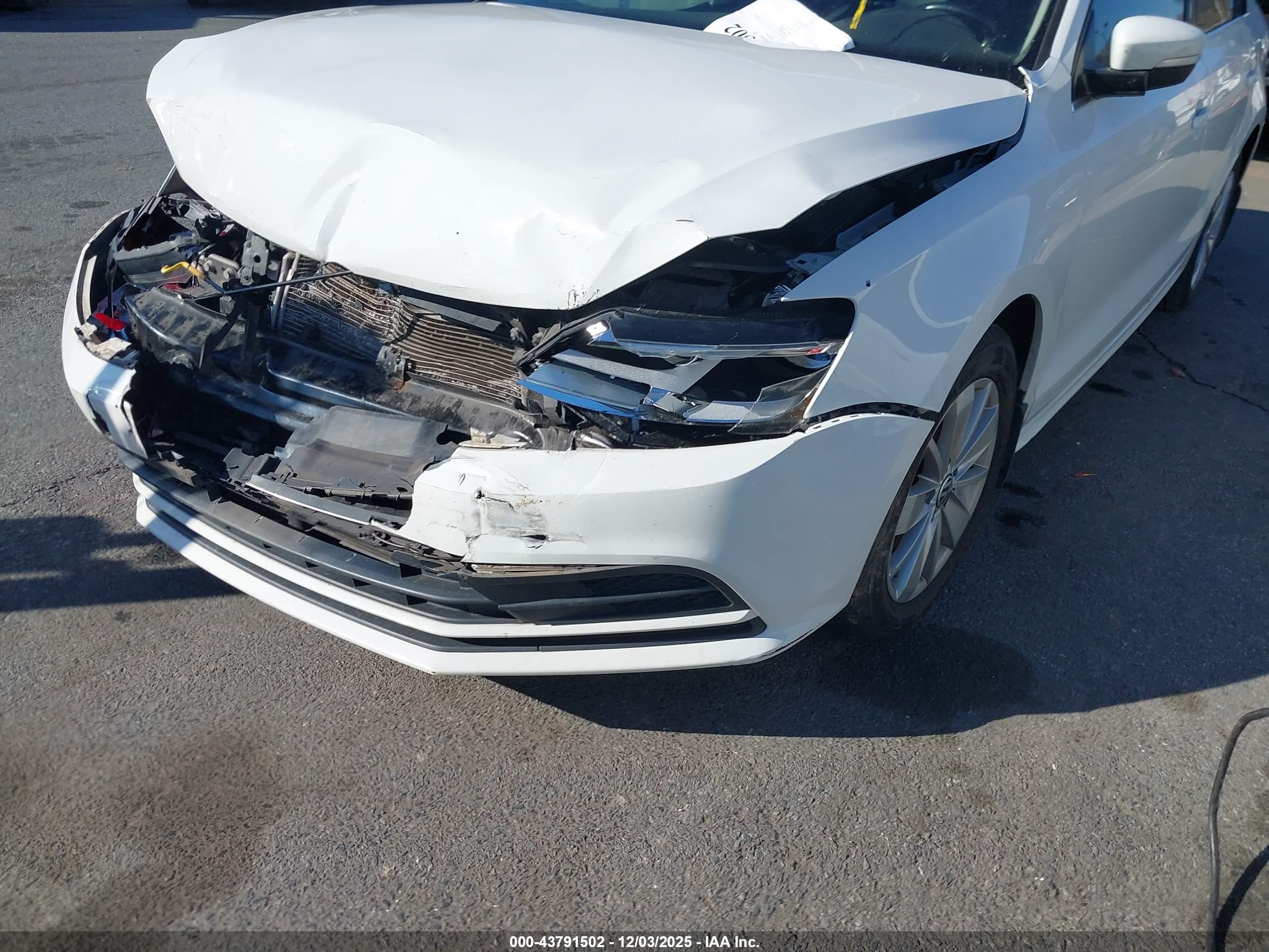VOLKSWAGEN JETTA image 6