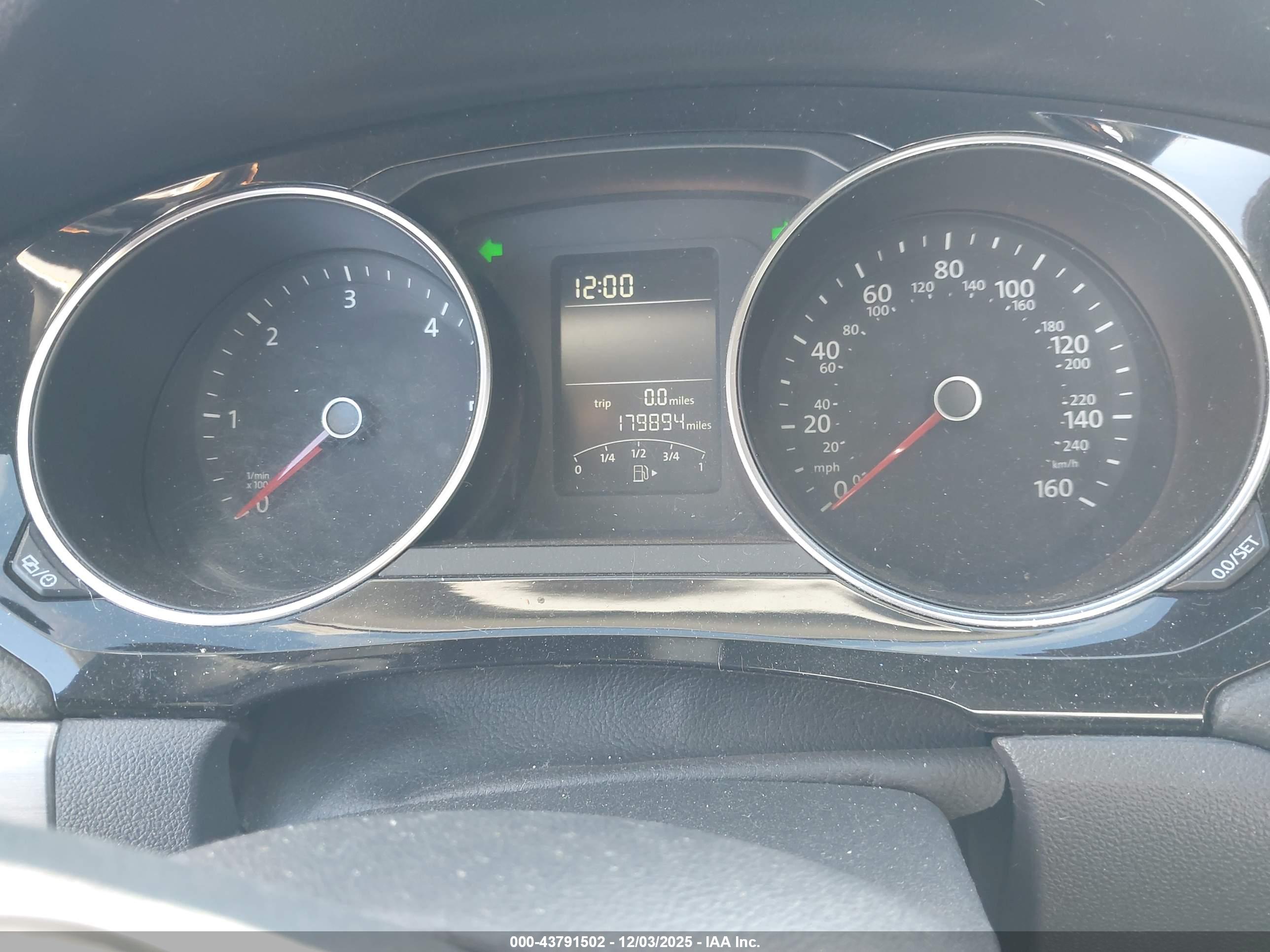 VOLKSWAGEN JETTA image 7