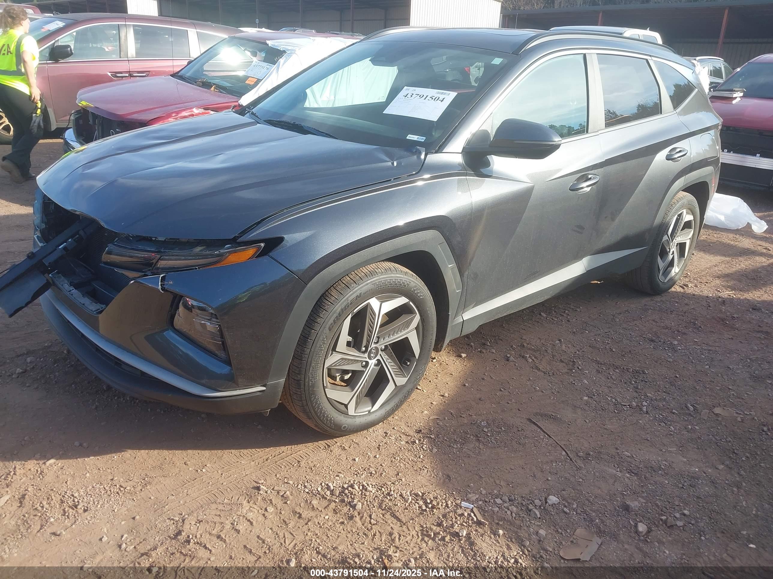 HYUNDAI TUCSON image 2