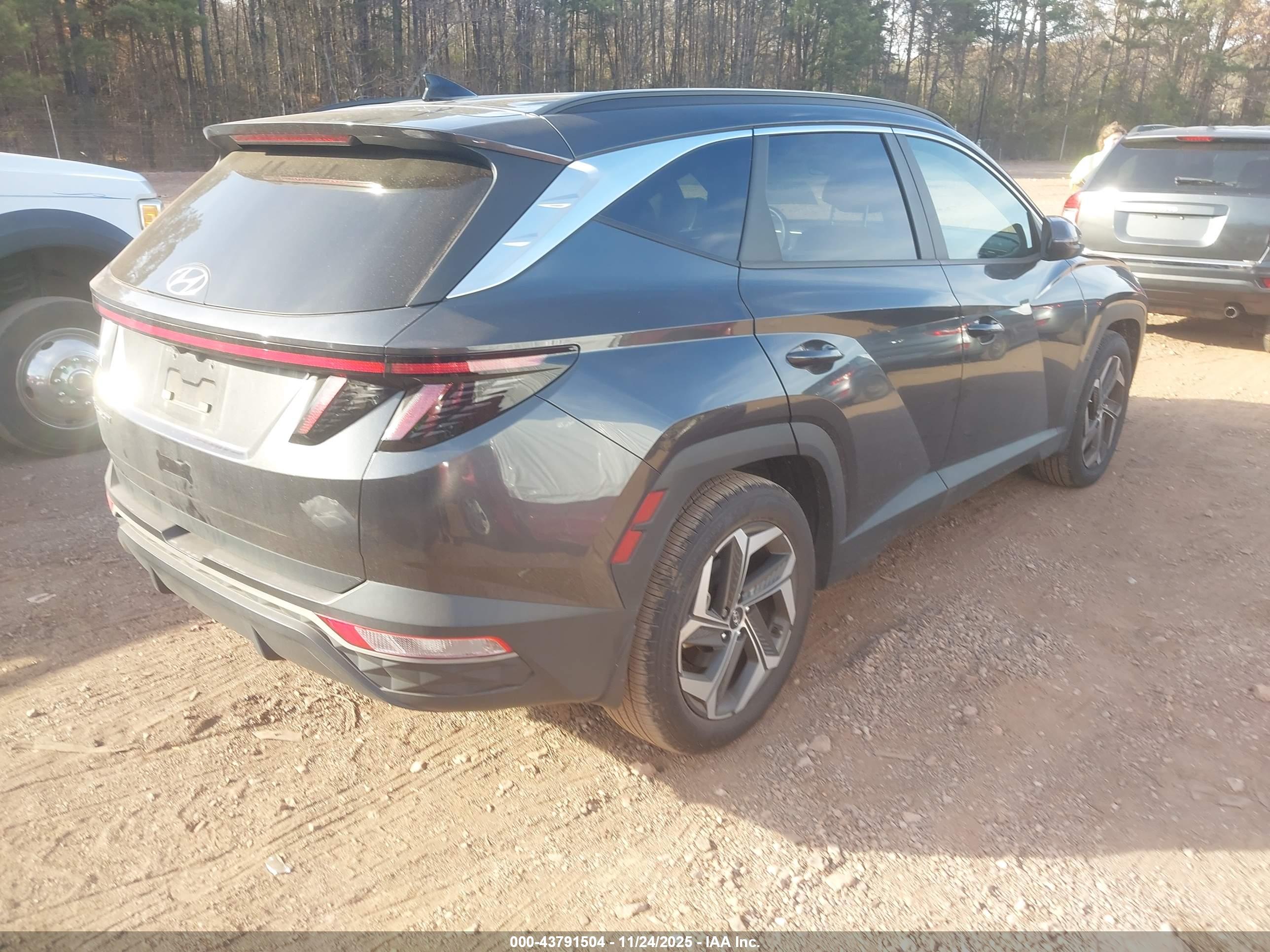HYUNDAI TUCSON image 4