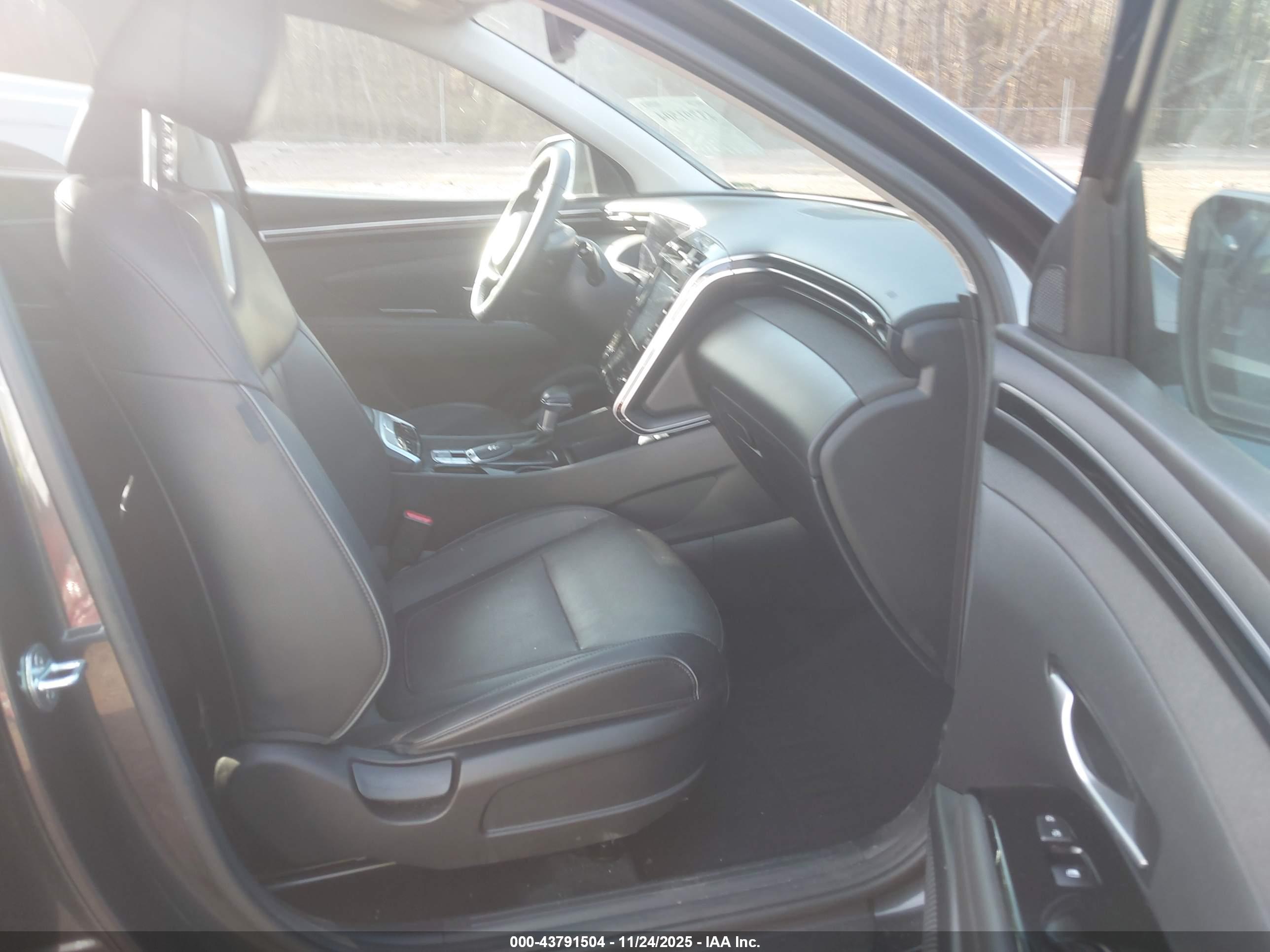 HYUNDAI TUCSON image 5