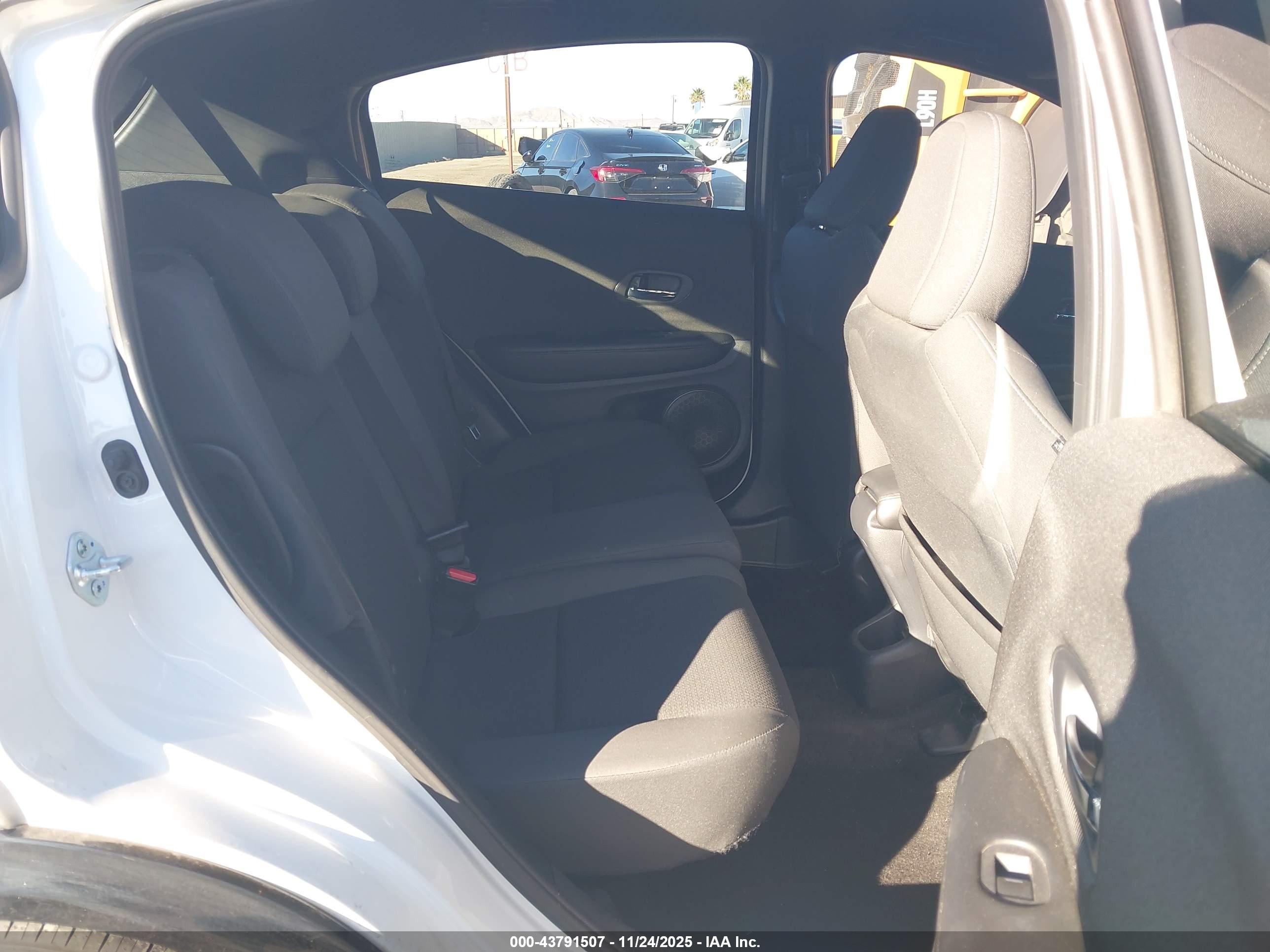 HONDA HR-V image 8