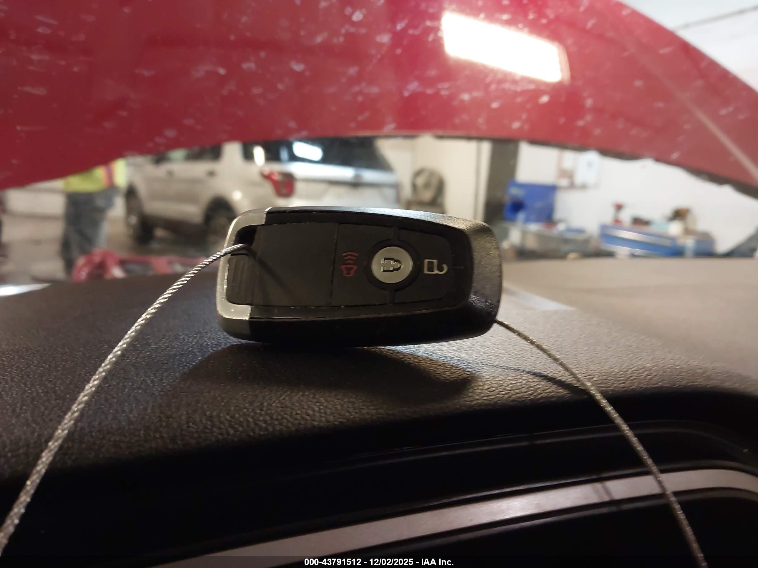 FORD ESCAPE image 11