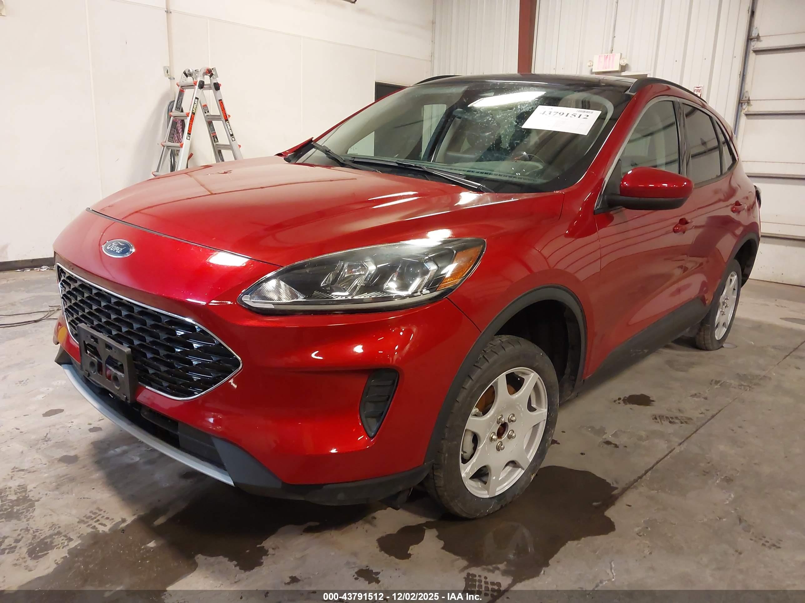 FORD ESCAPE image 2