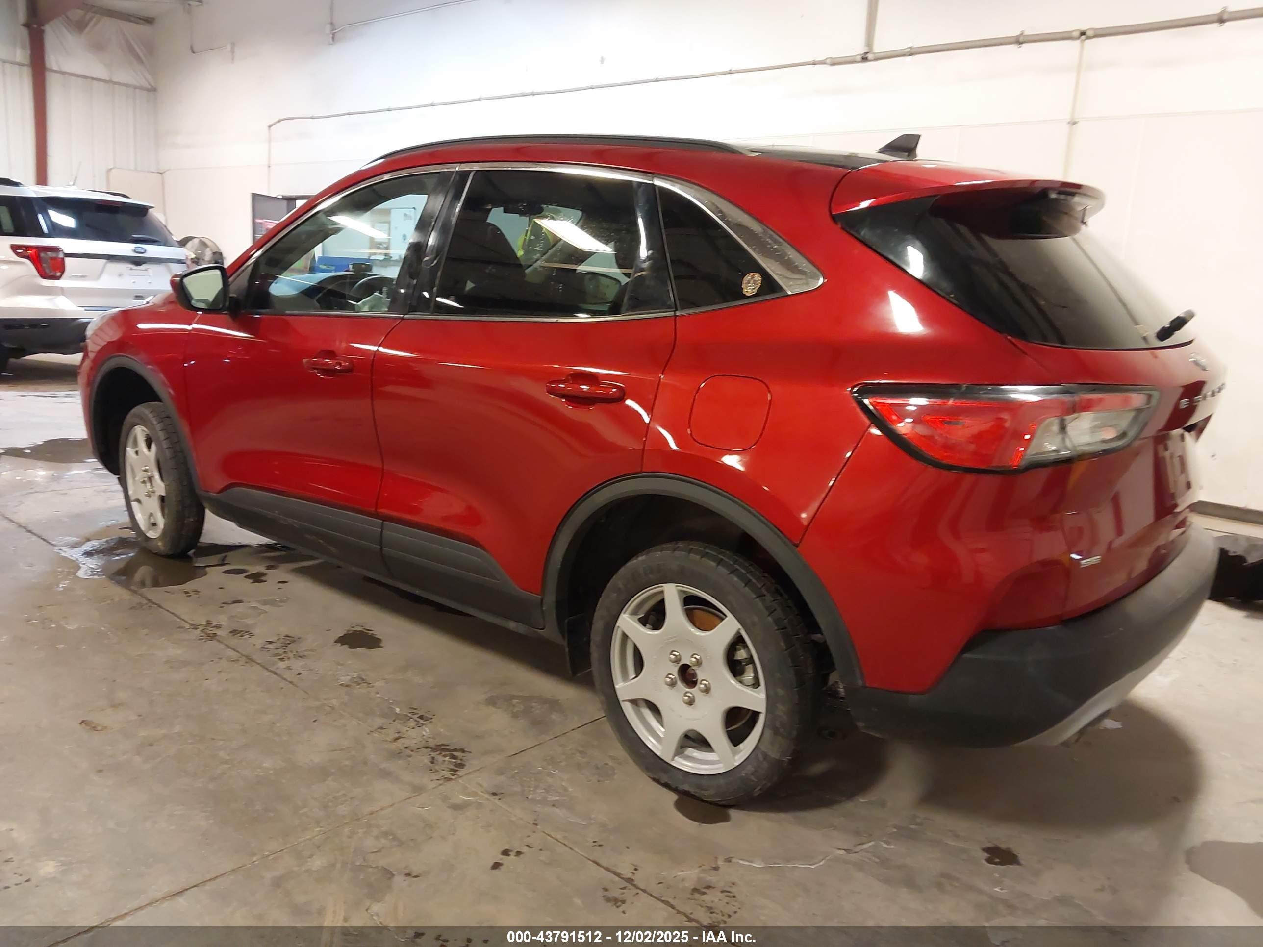 FORD ESCAPE image 3
