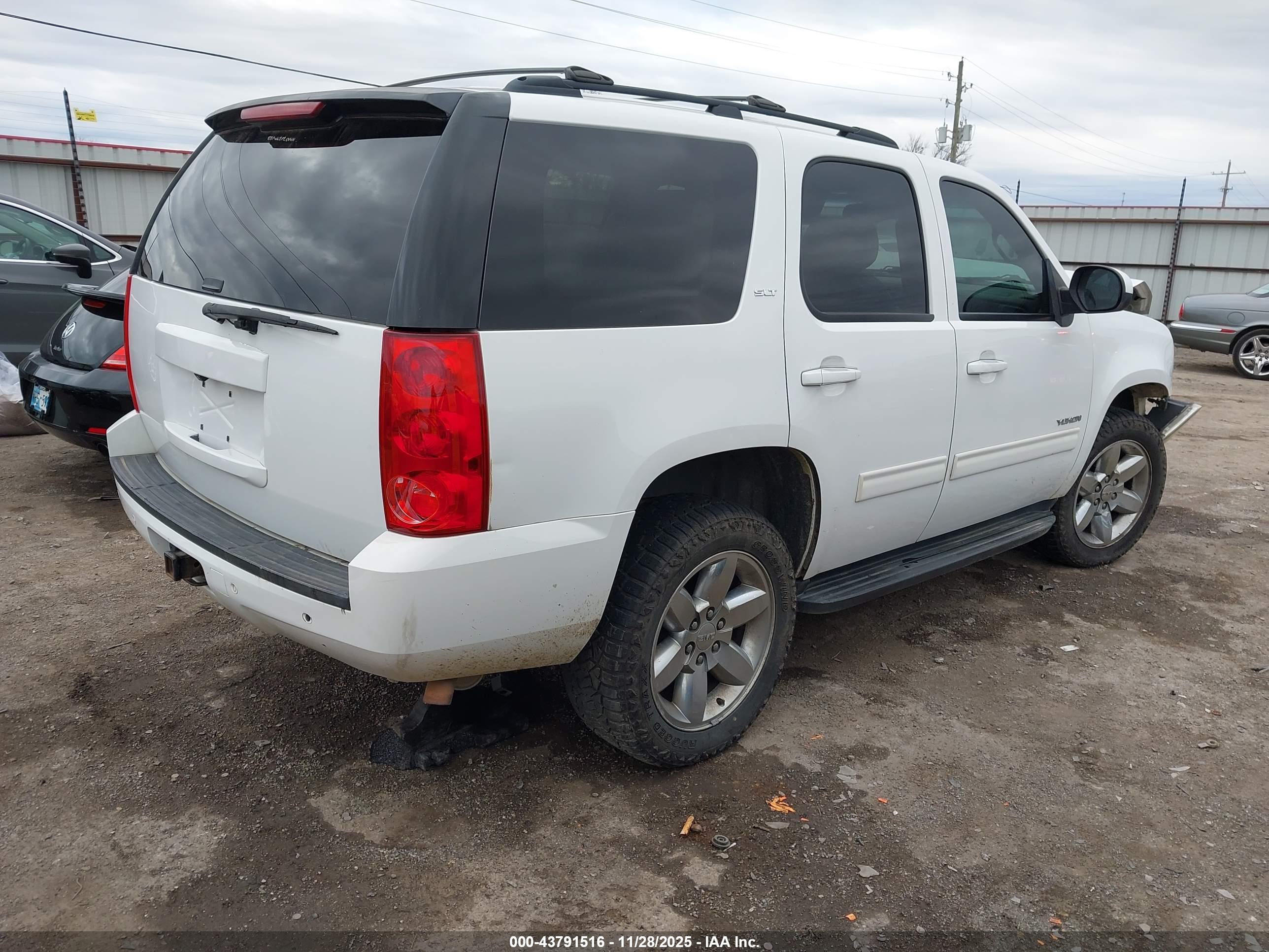 GMC YUKON image 4