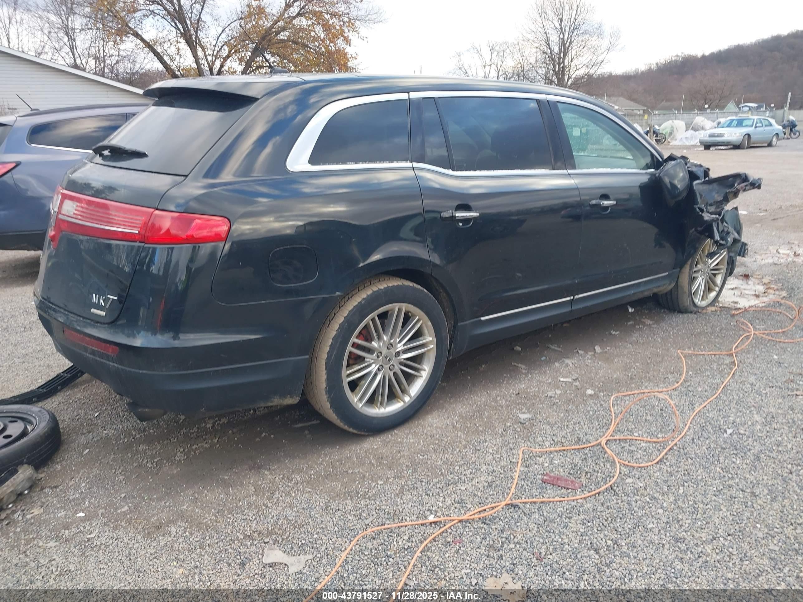 LINCOLN MKT image 4