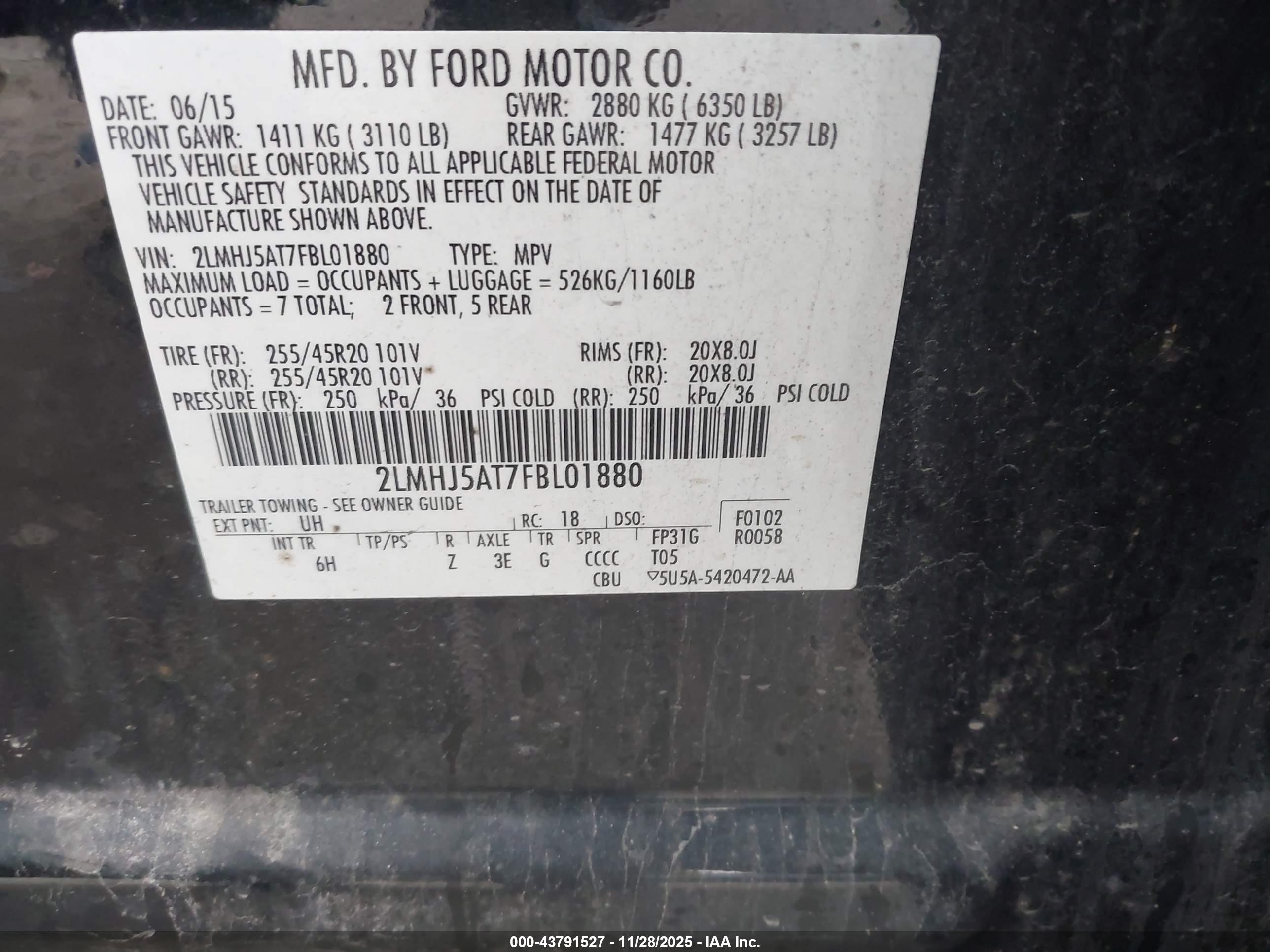 LINCOLN MKT image 9