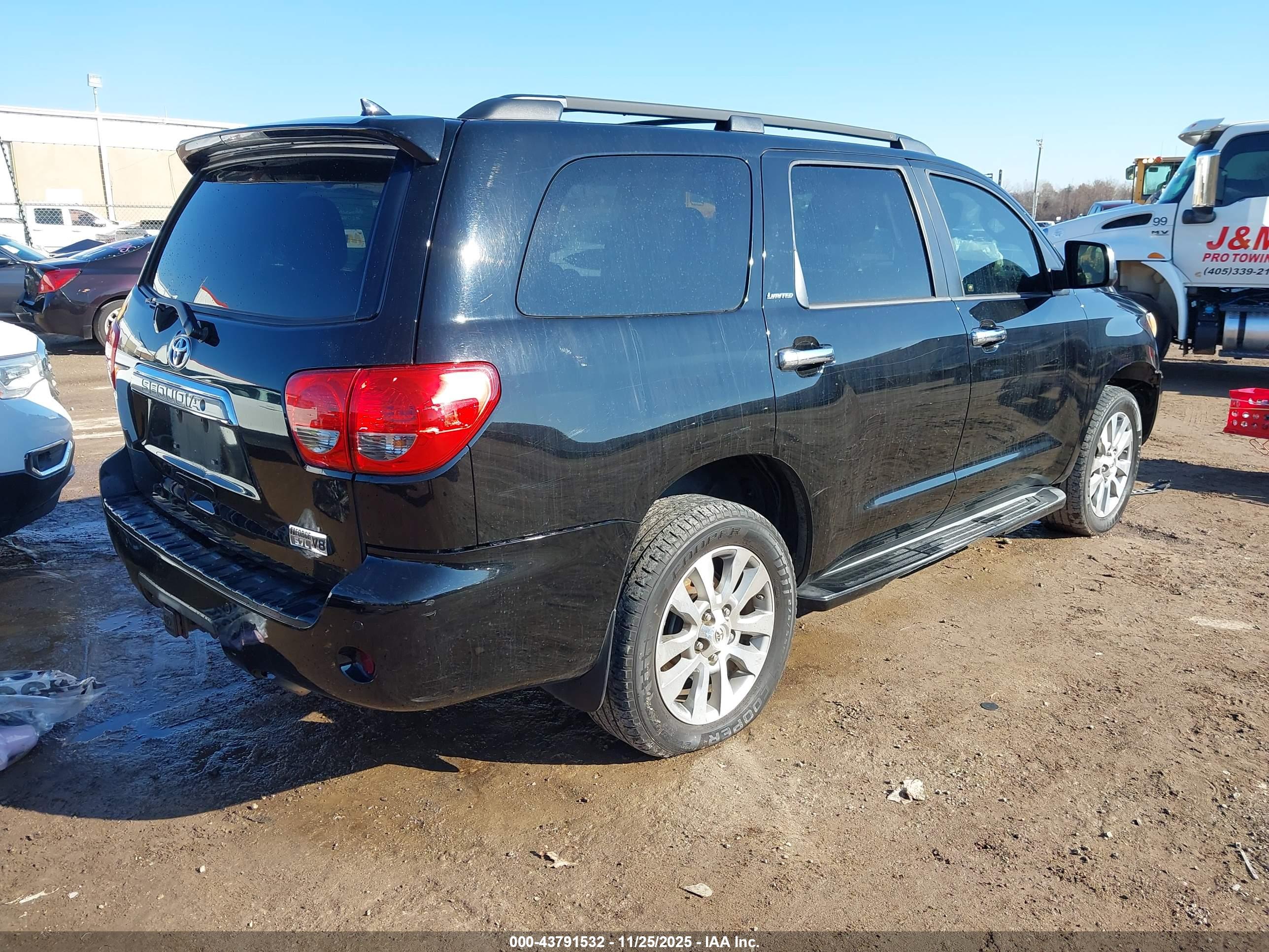 TOYOTA SEQUOIA image 4