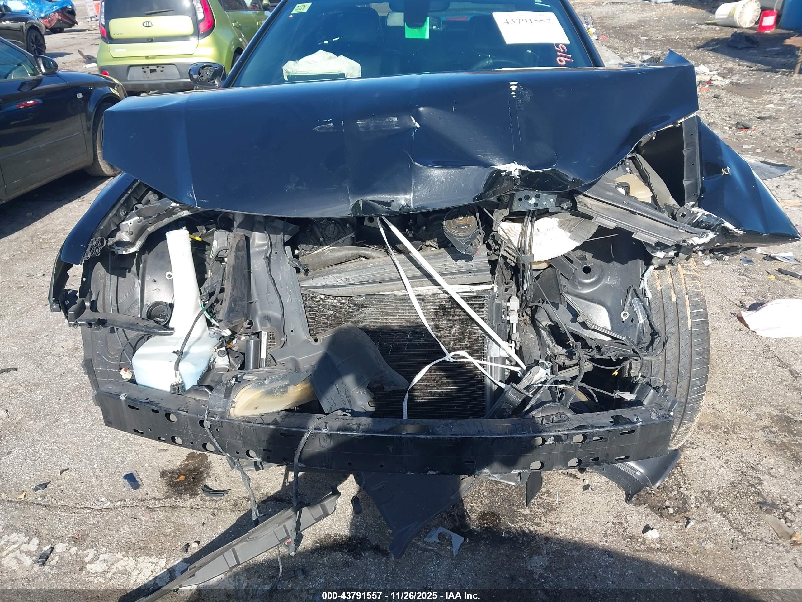 CHRYSLER 300 image 6