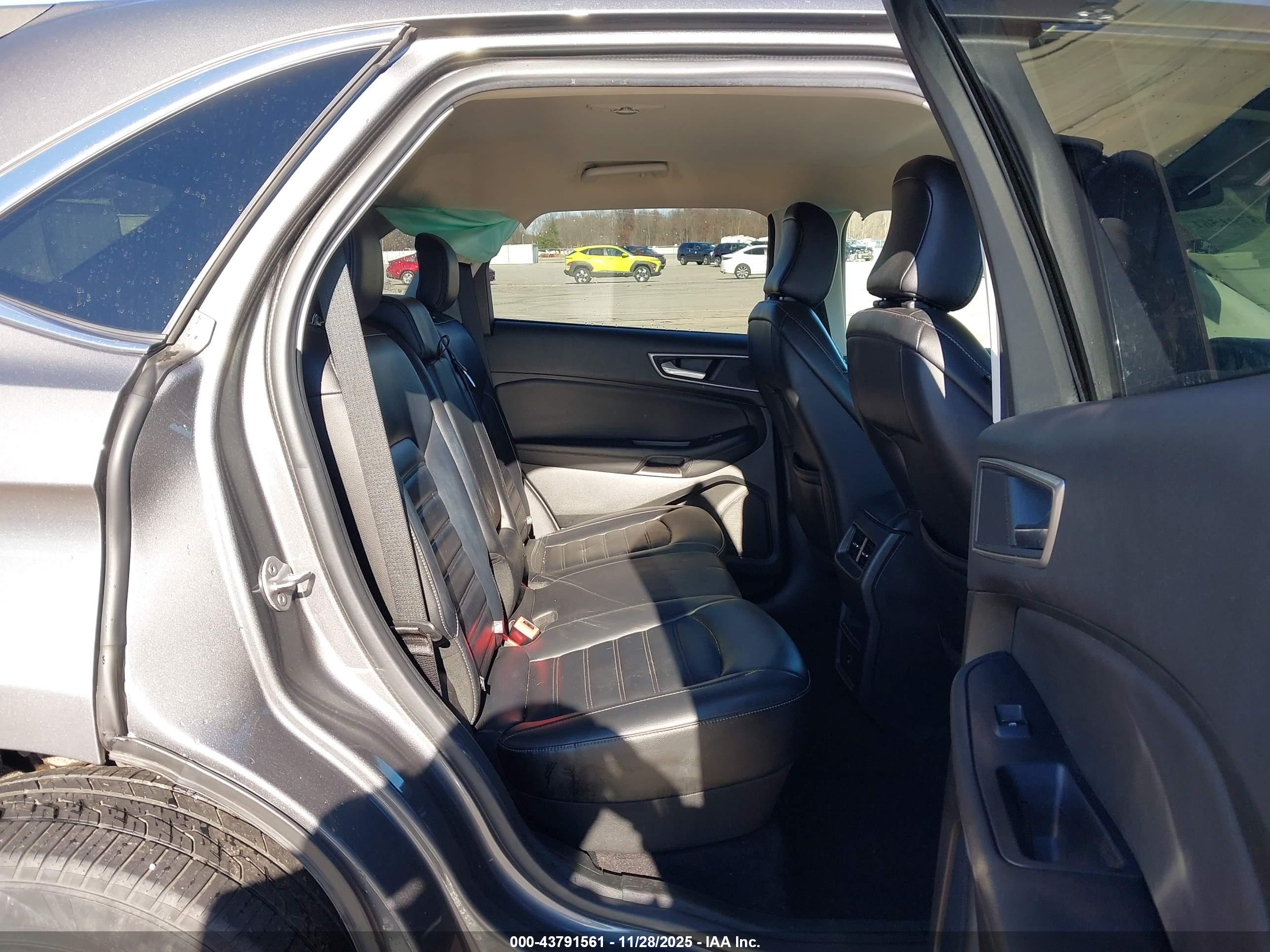 FORD EDGE image 8