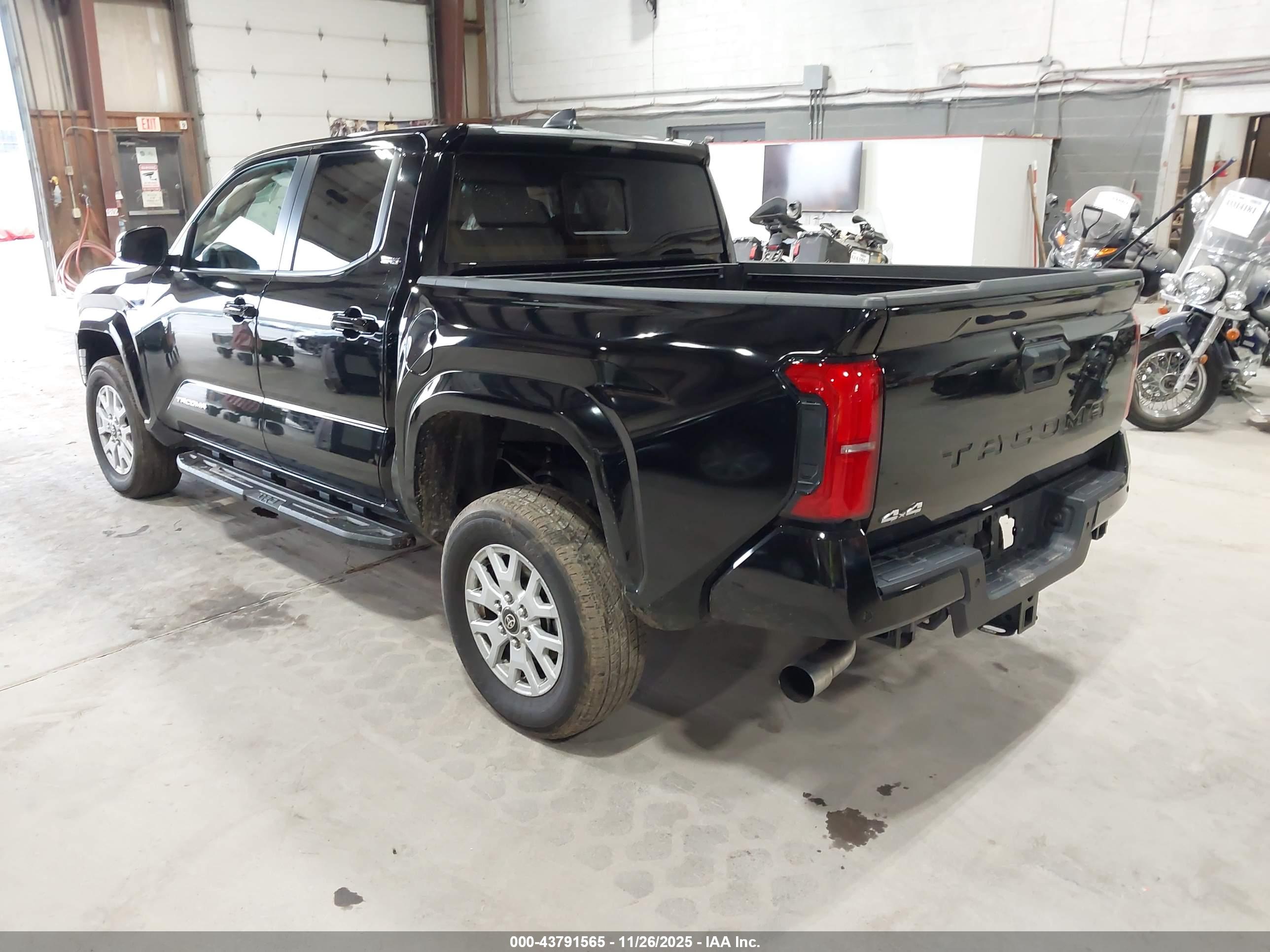 TOYOTA TACOMA image 3