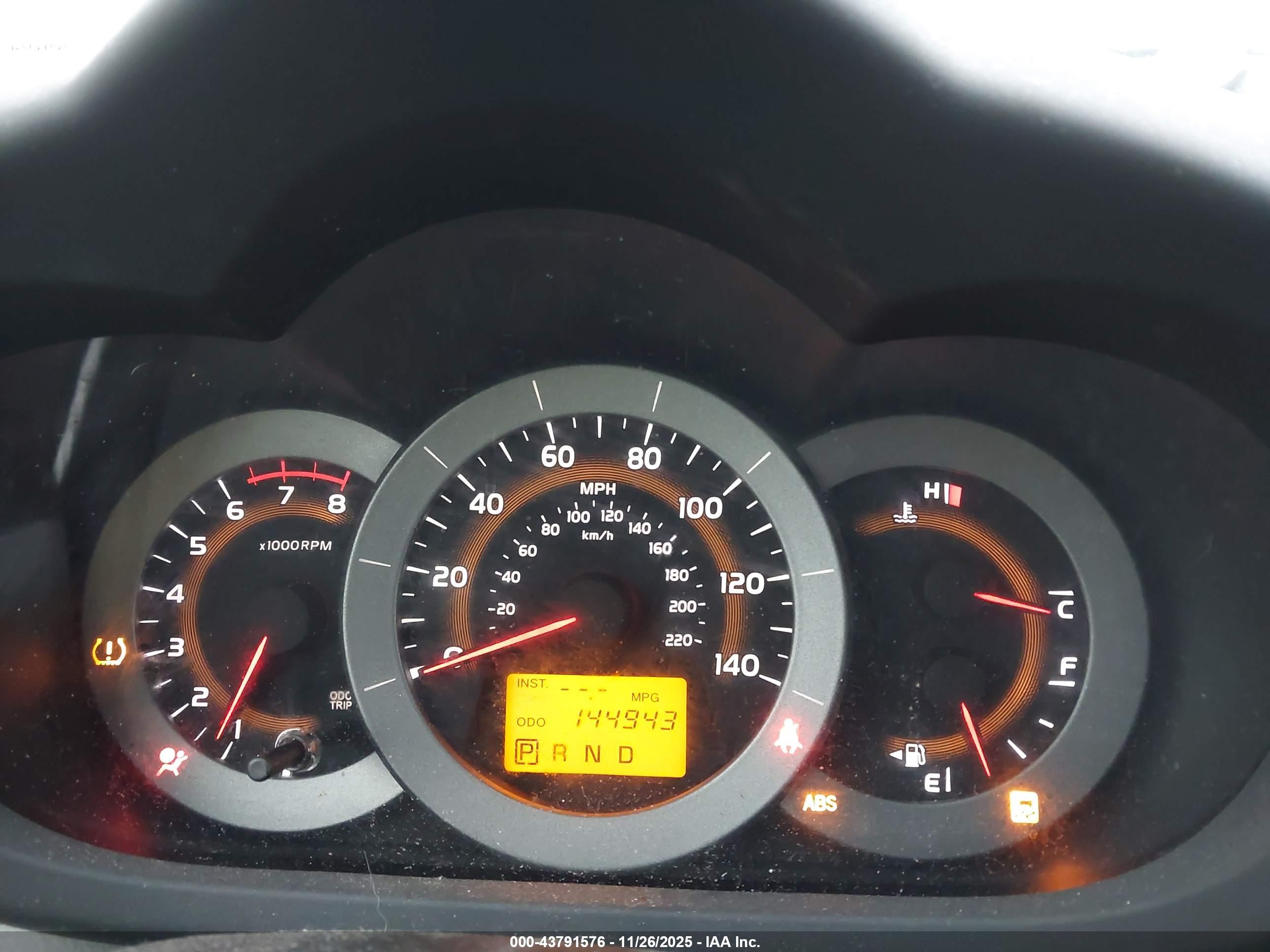 TOYOTA RAV4 image 7