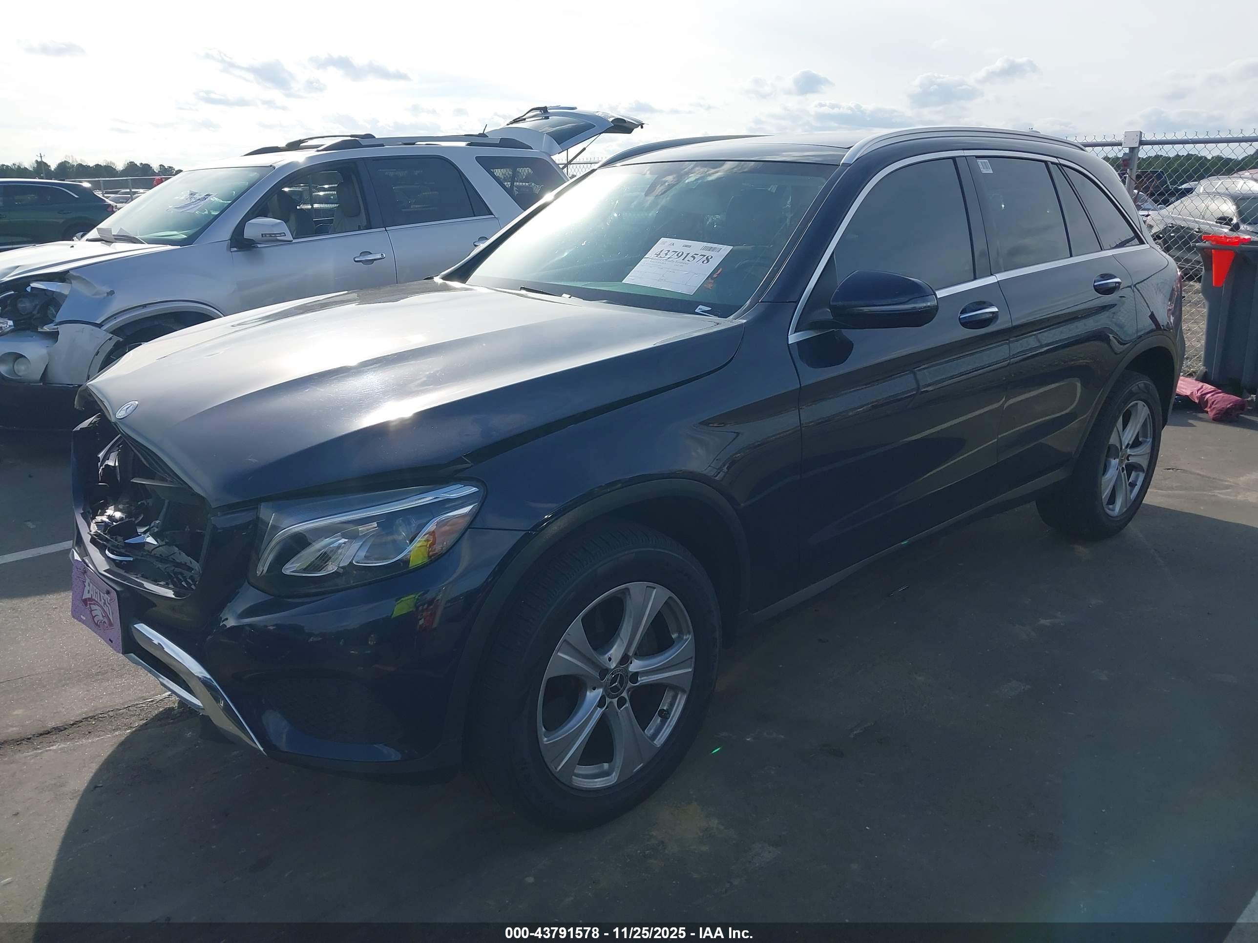 MERCEDES-BENZ GLC image 2