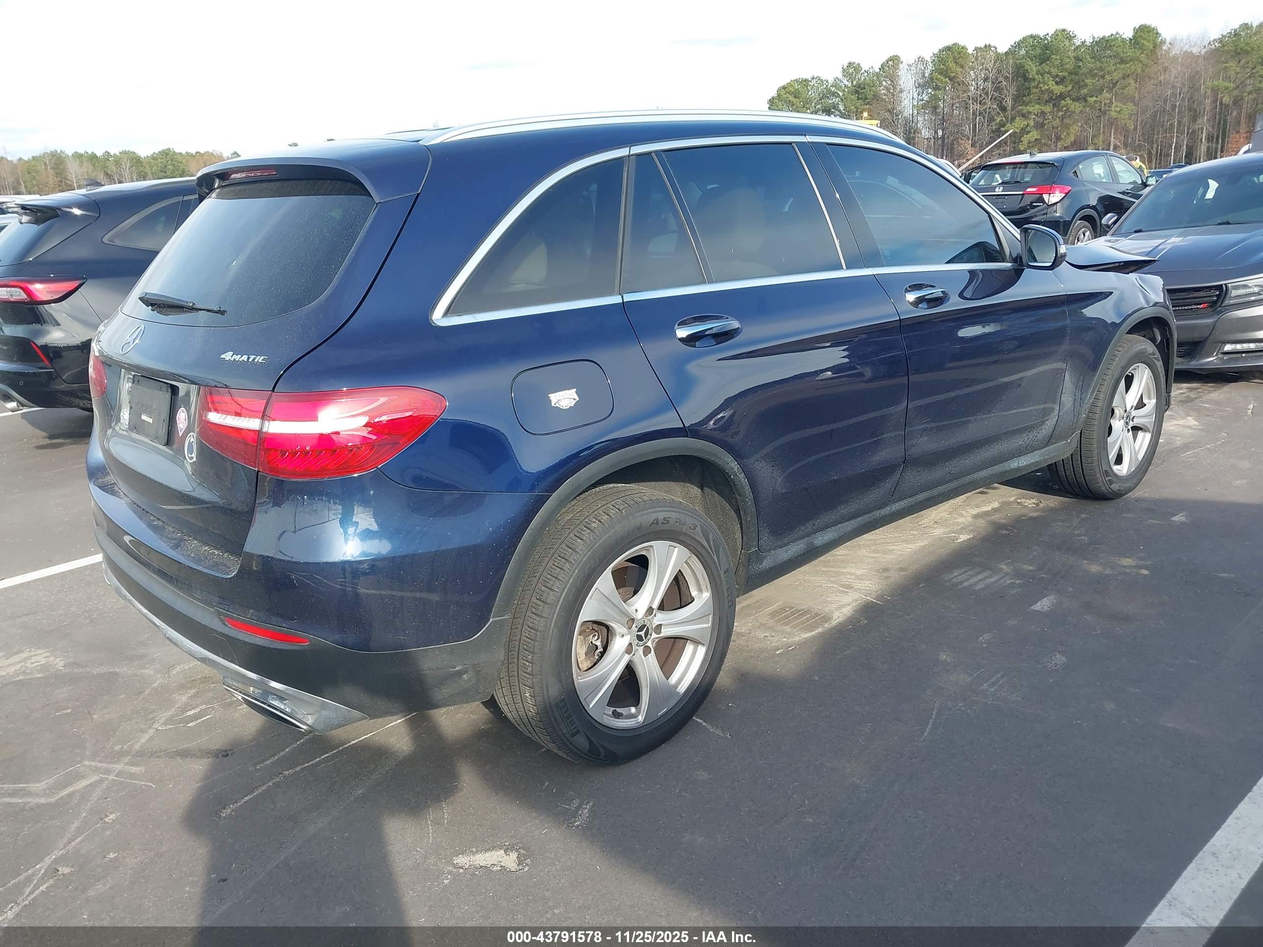 MERCEDES-BENZ GLC image 4