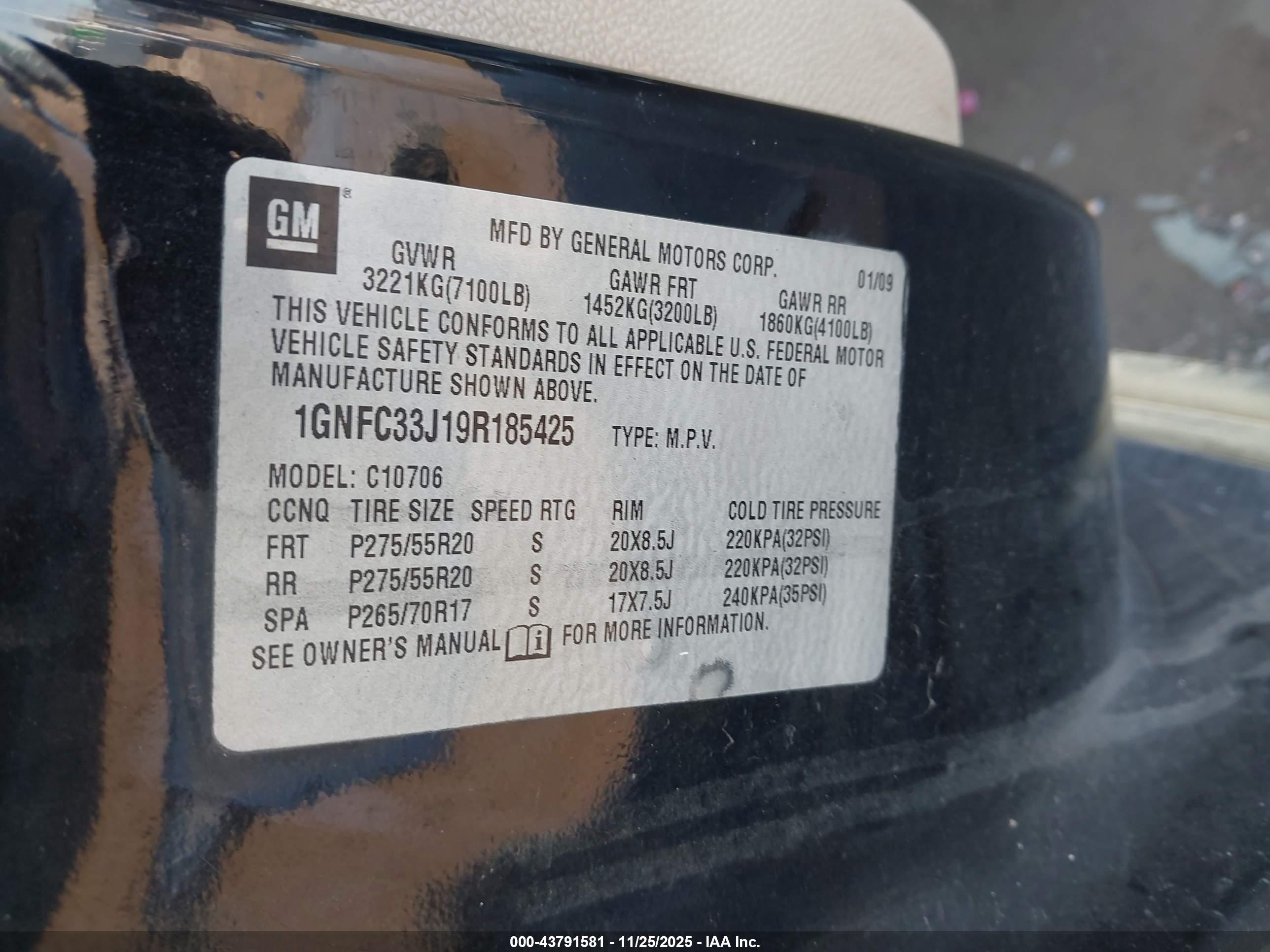 CHEVROLET TAHOE image 9