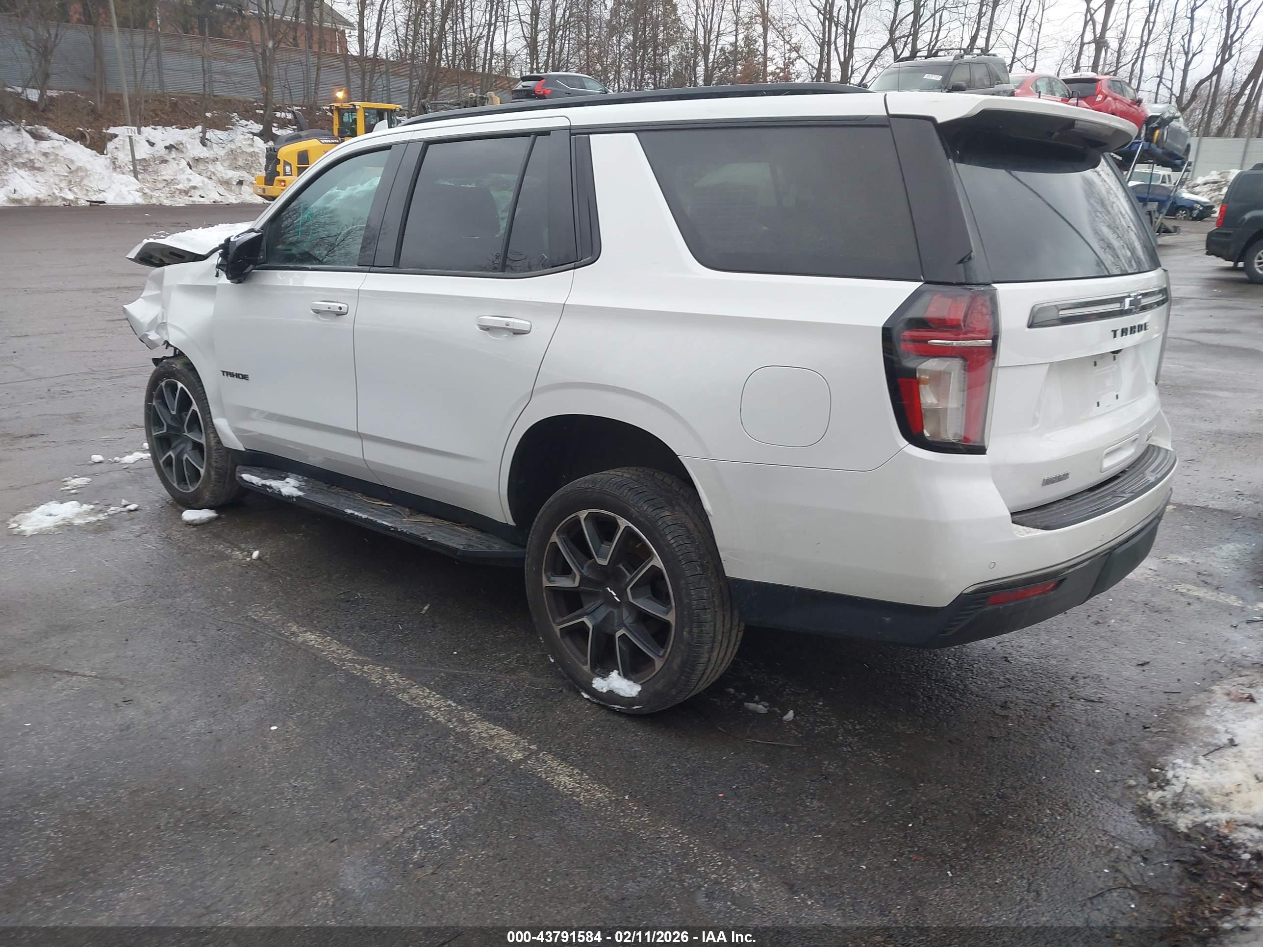 CHEVROLET TAHOE image 3
