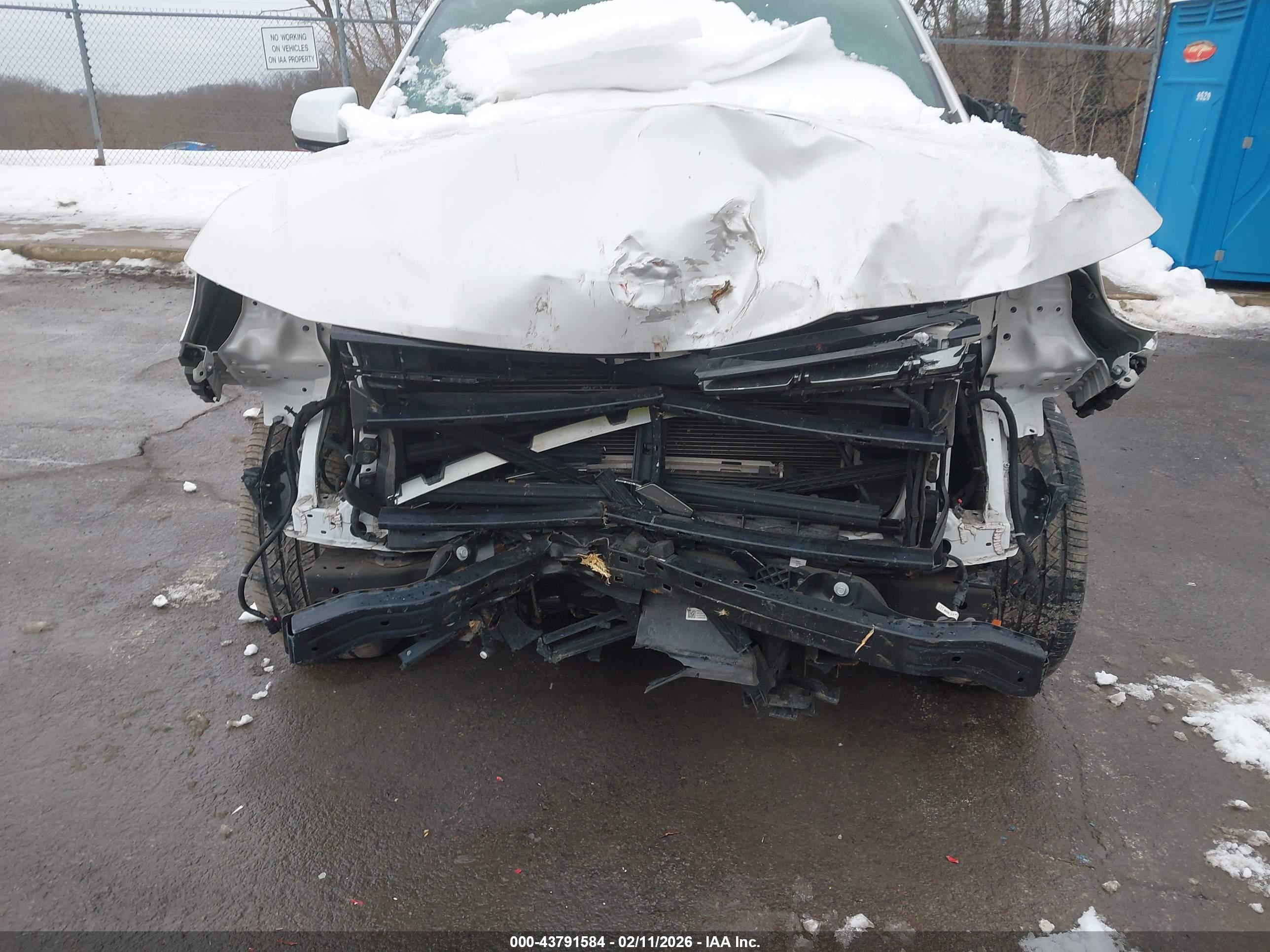 CHEVROLET TAHOE image 6