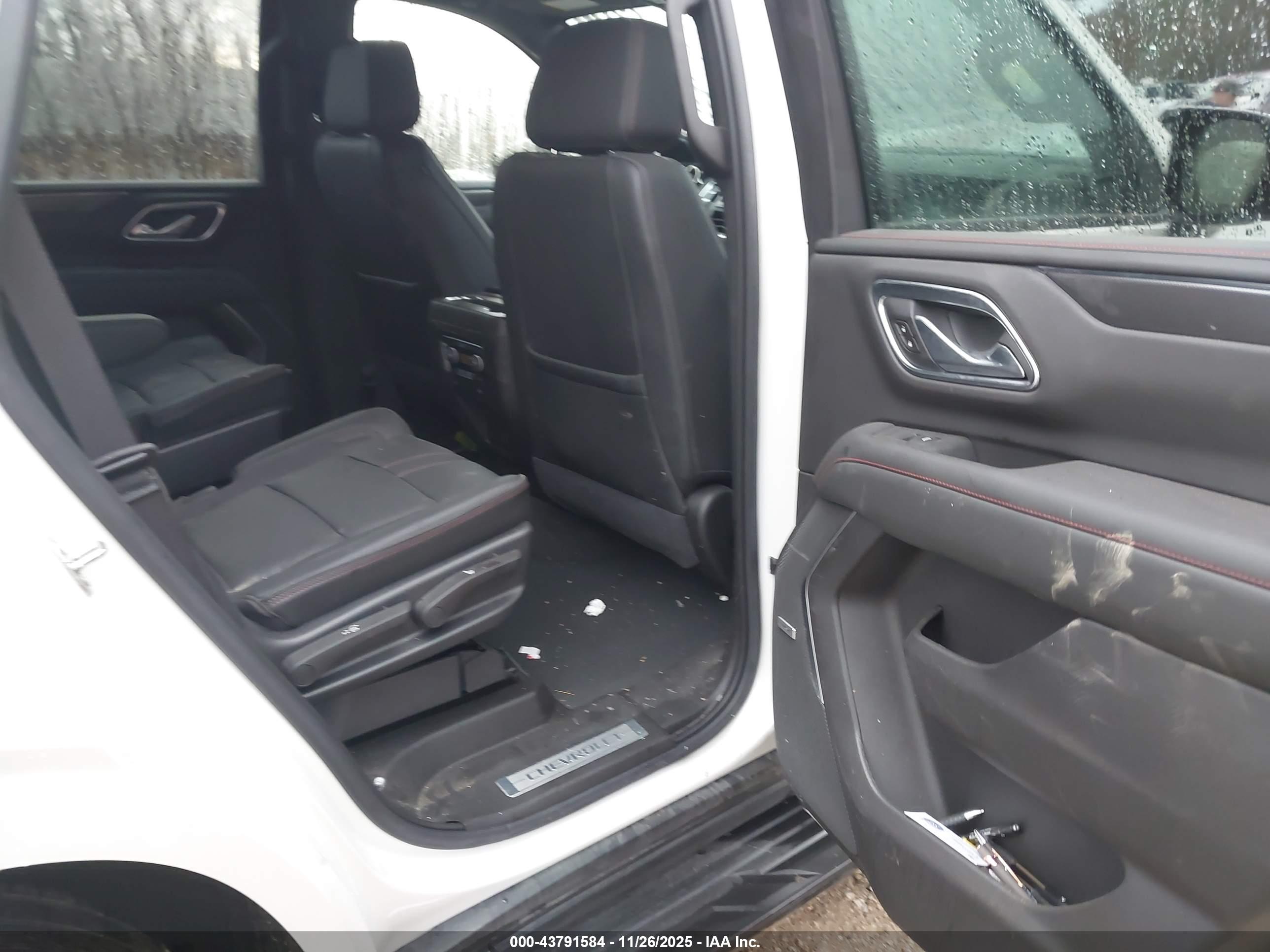 CHEVROLET TAHOE image 8