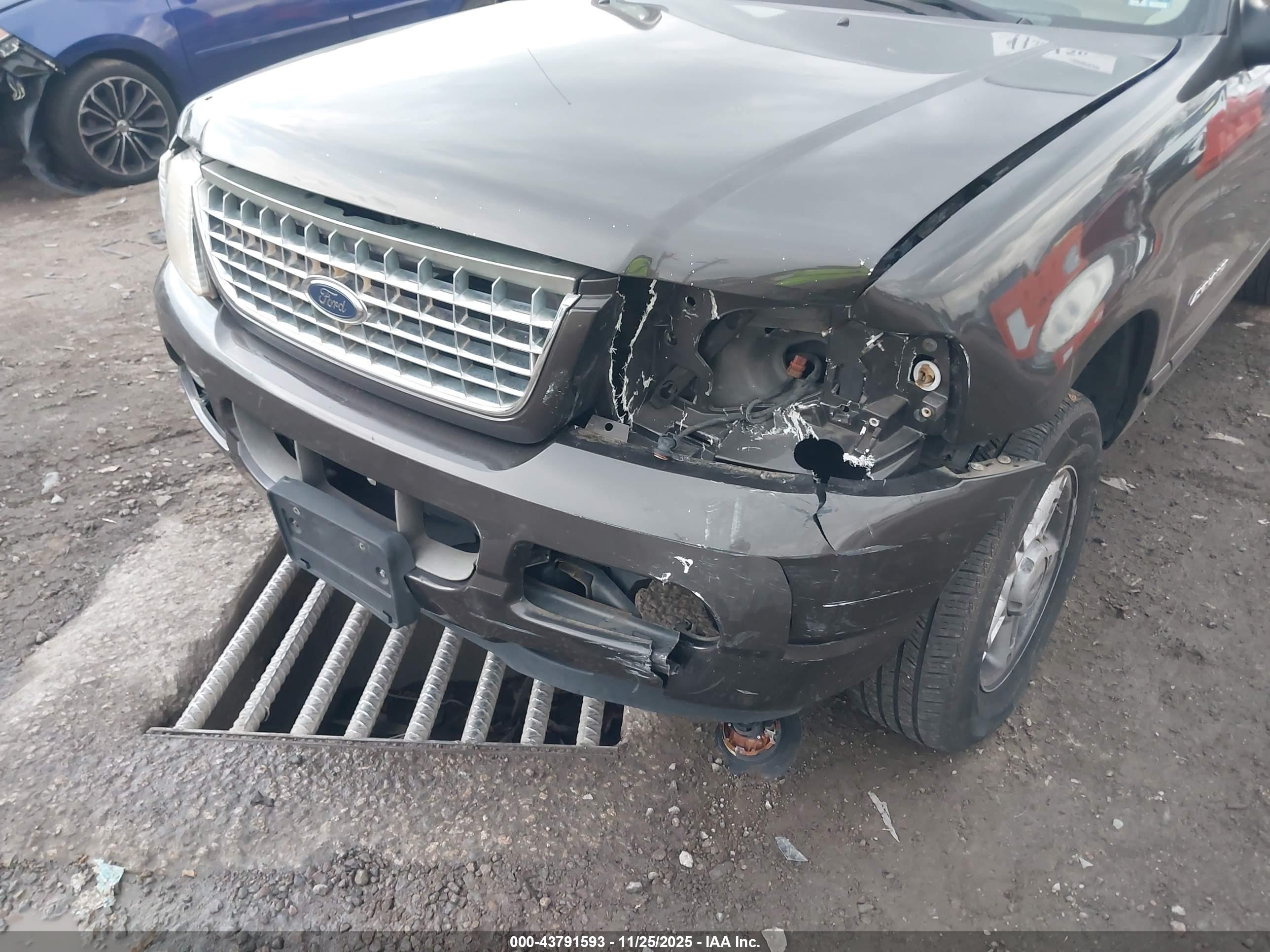 FORD EXPLORER image 6