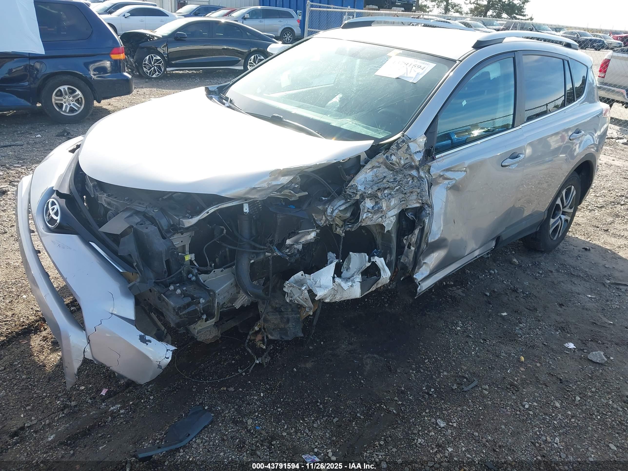 TOYOTA RAV4 image 6