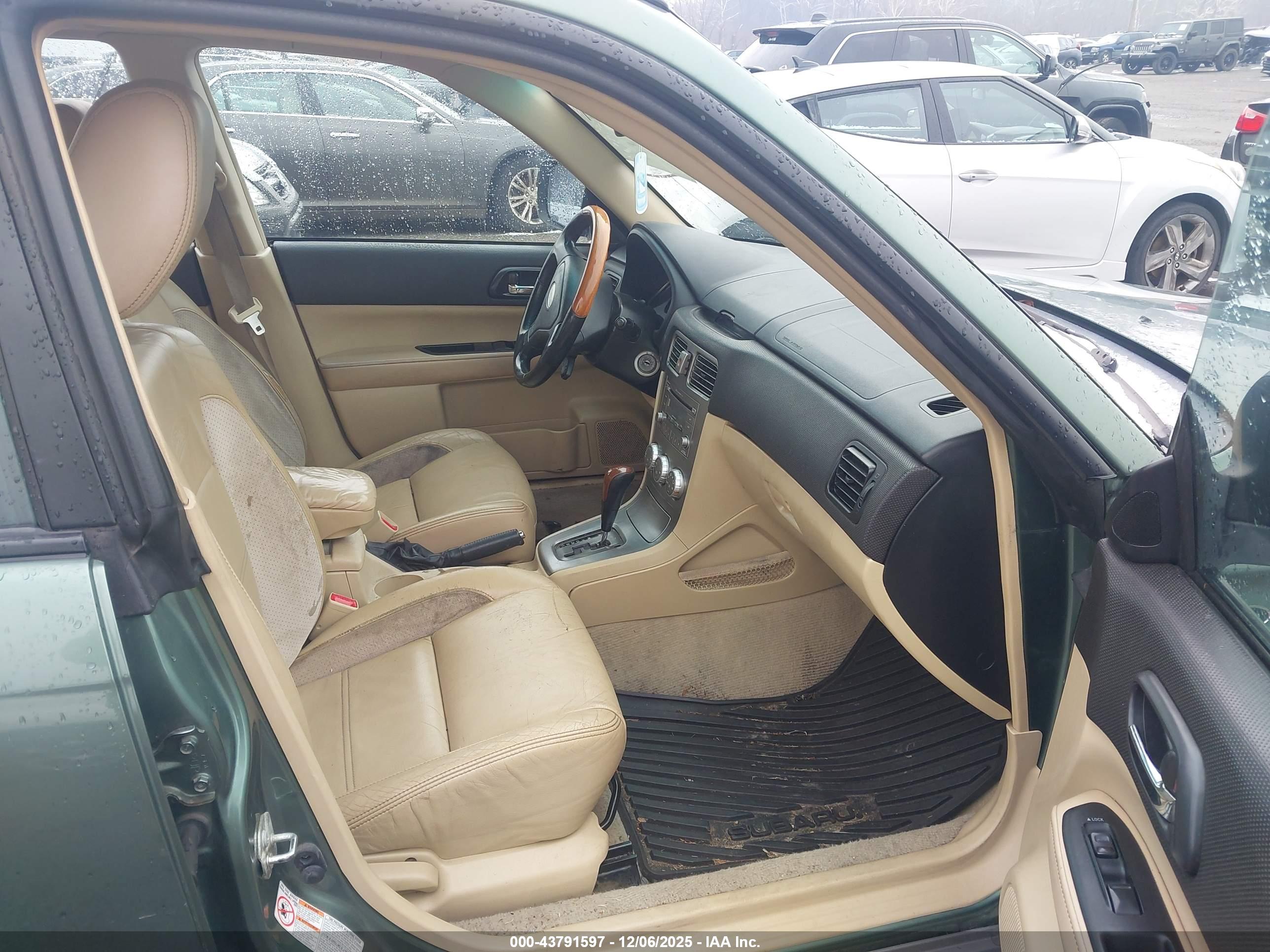 SUBARU FORESTER image 5