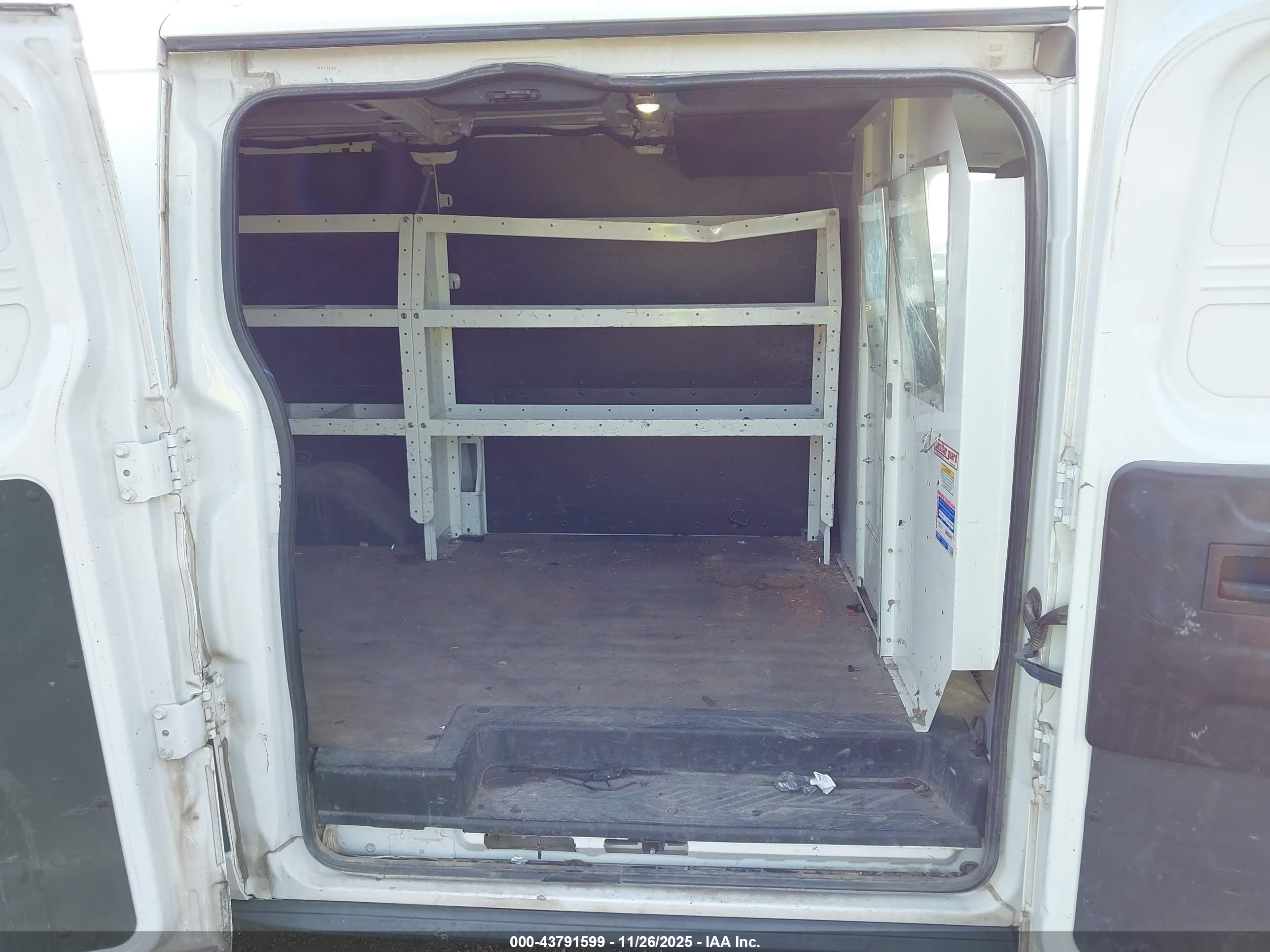 FORD TRANSIT-150 image 8