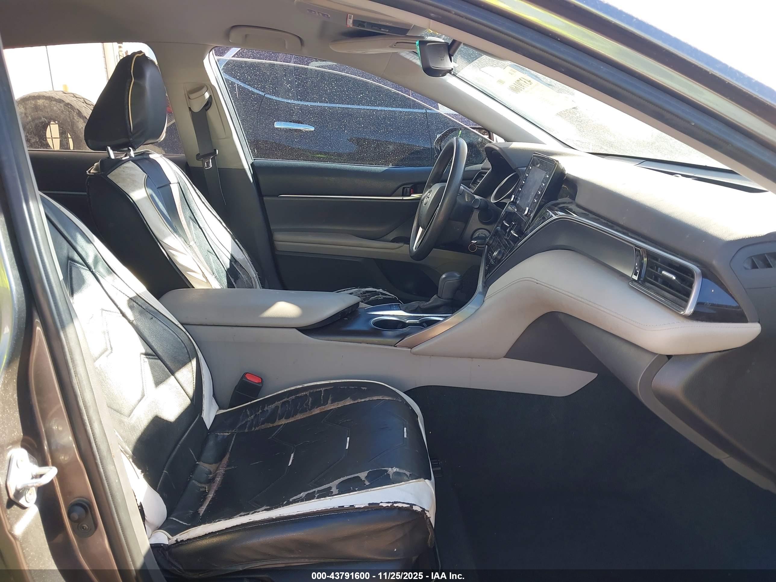 TOYOTA CAMRY image 5