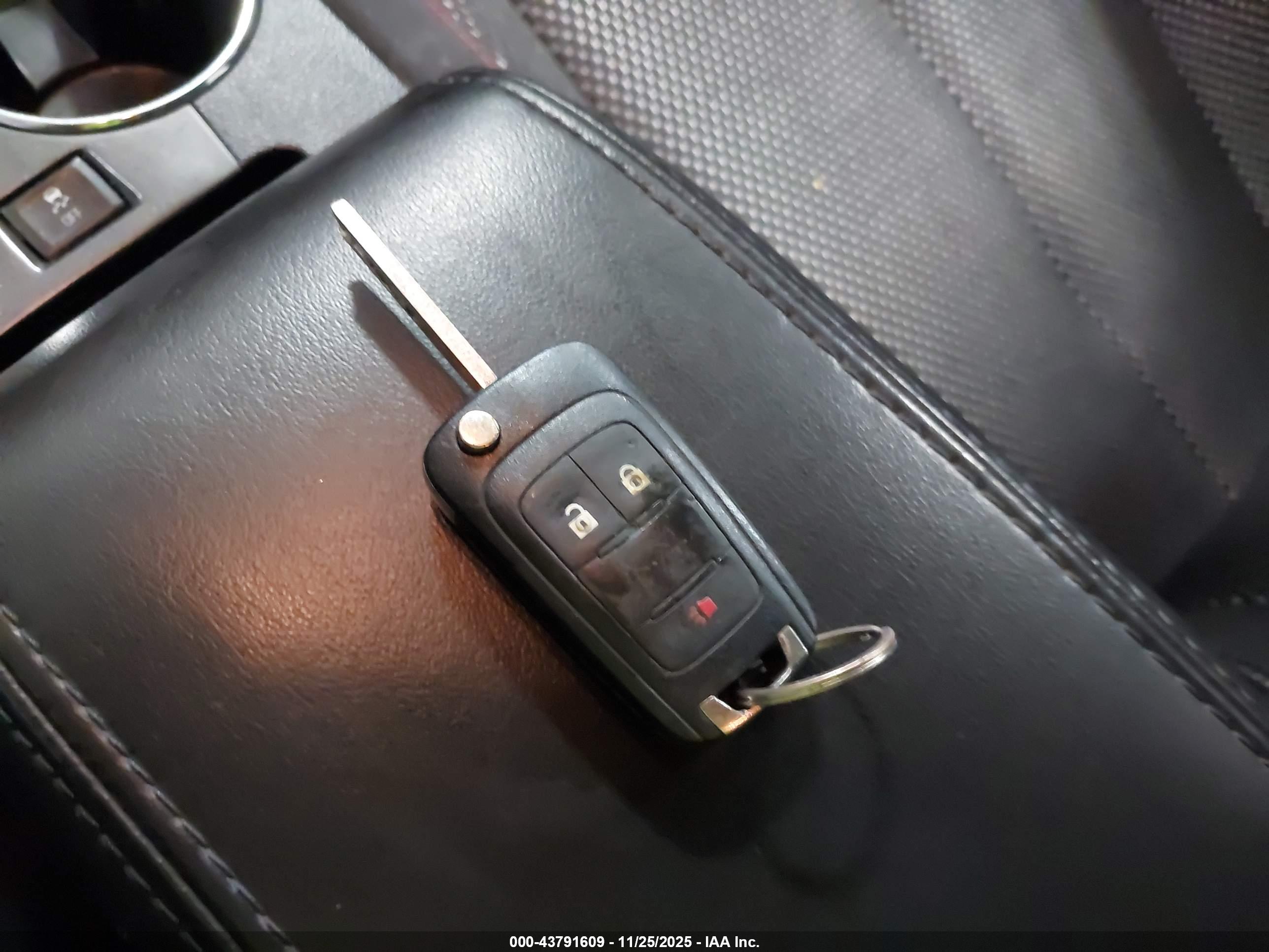 CHEVROLET EQUINOX image 11