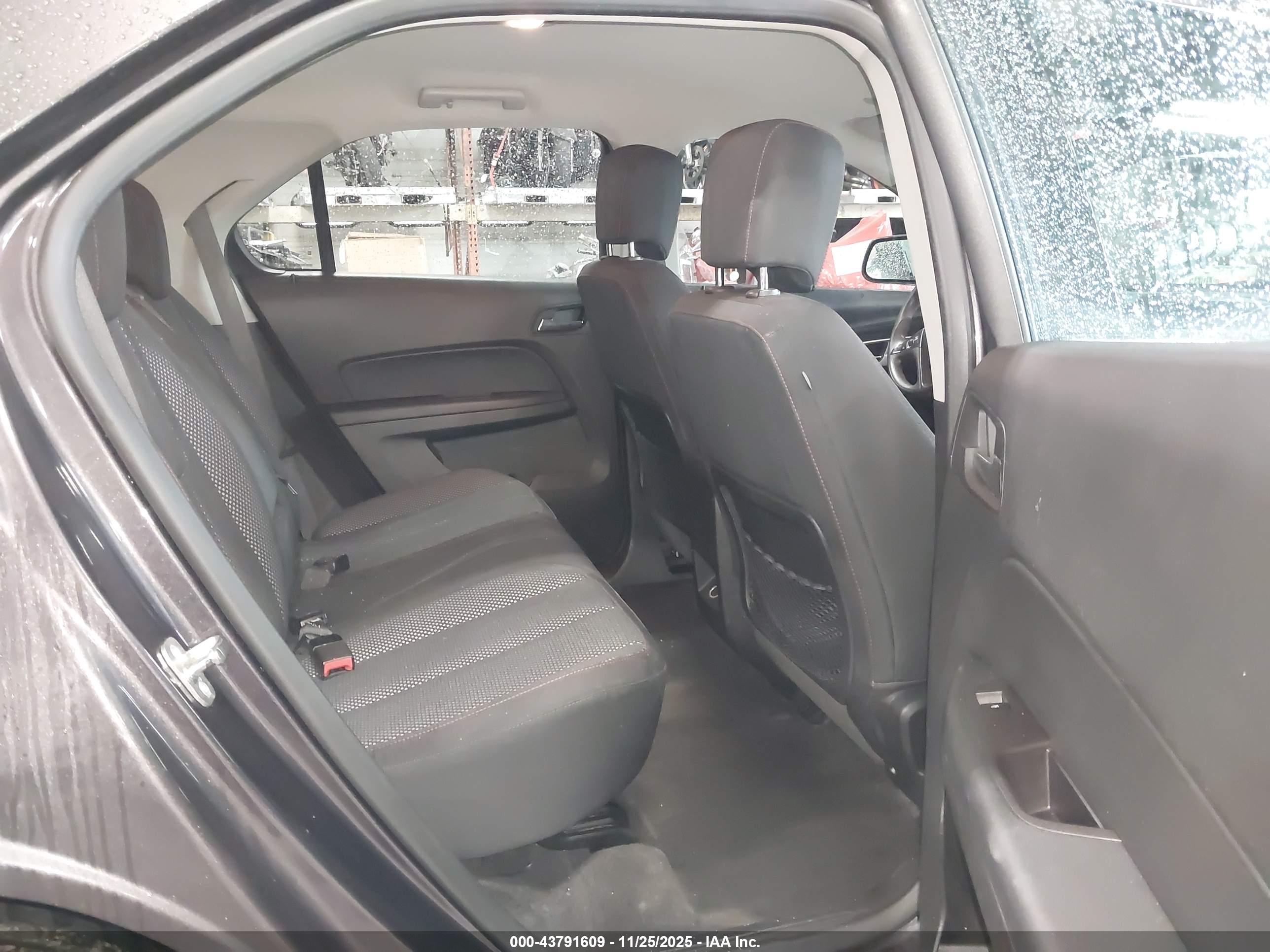 CHEVROLET EQUINOX image 8