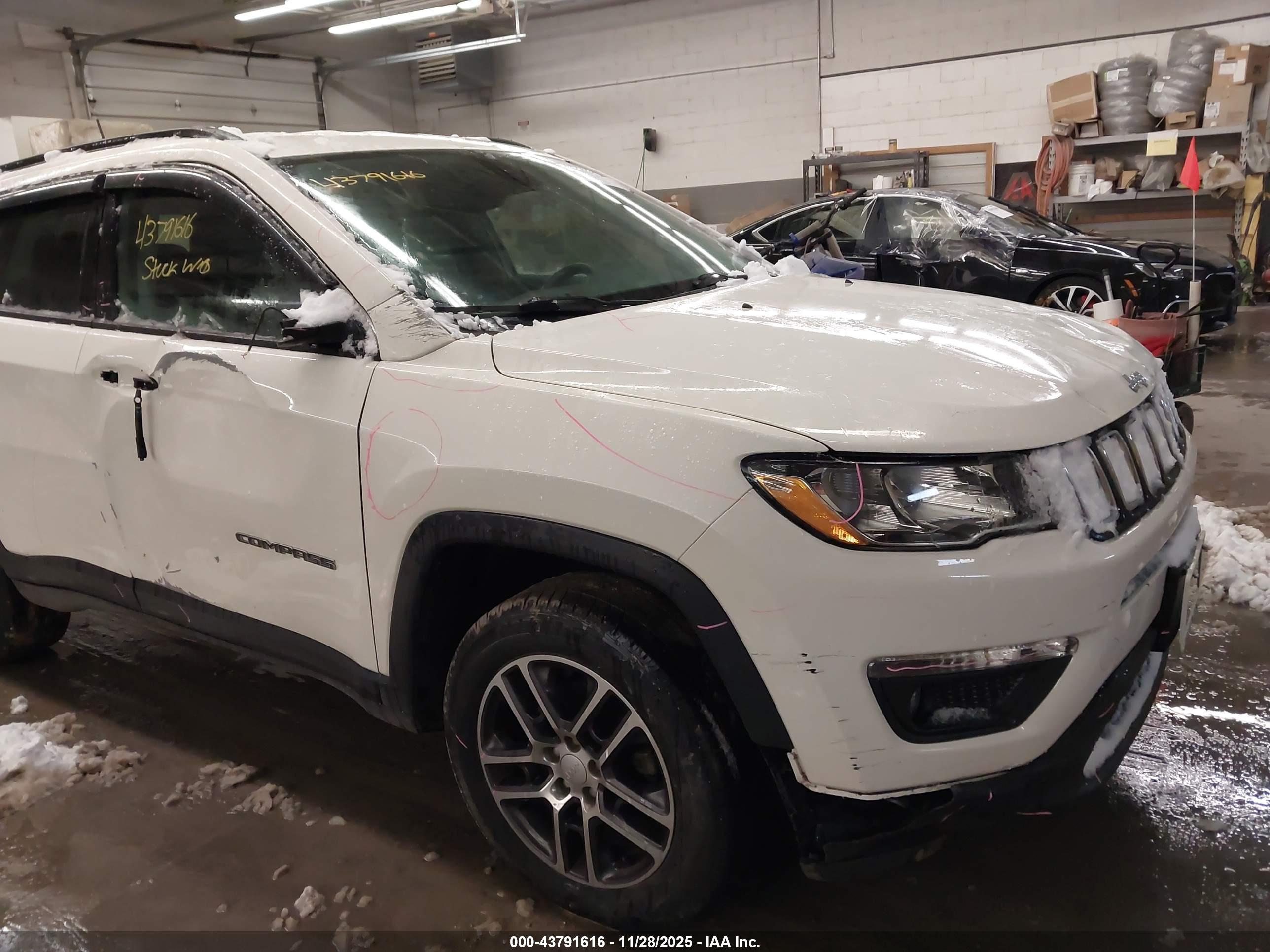 JEEP COMPASS image 6
