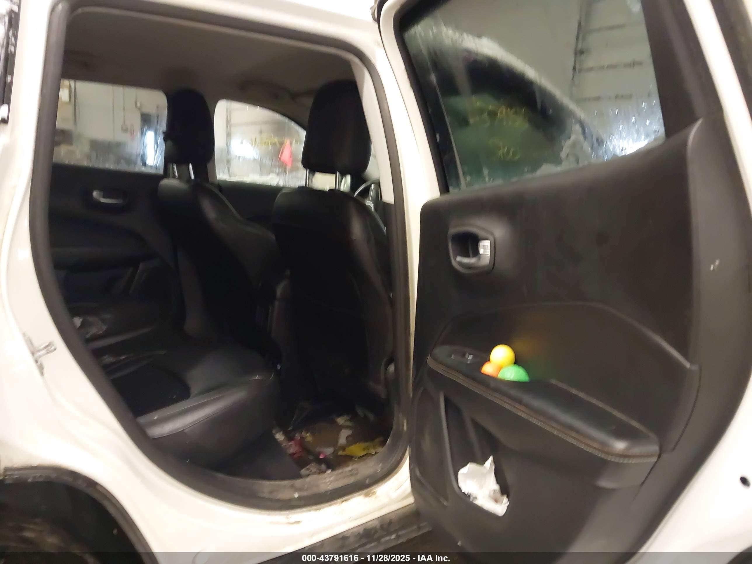 JEEP COMPASS image 8