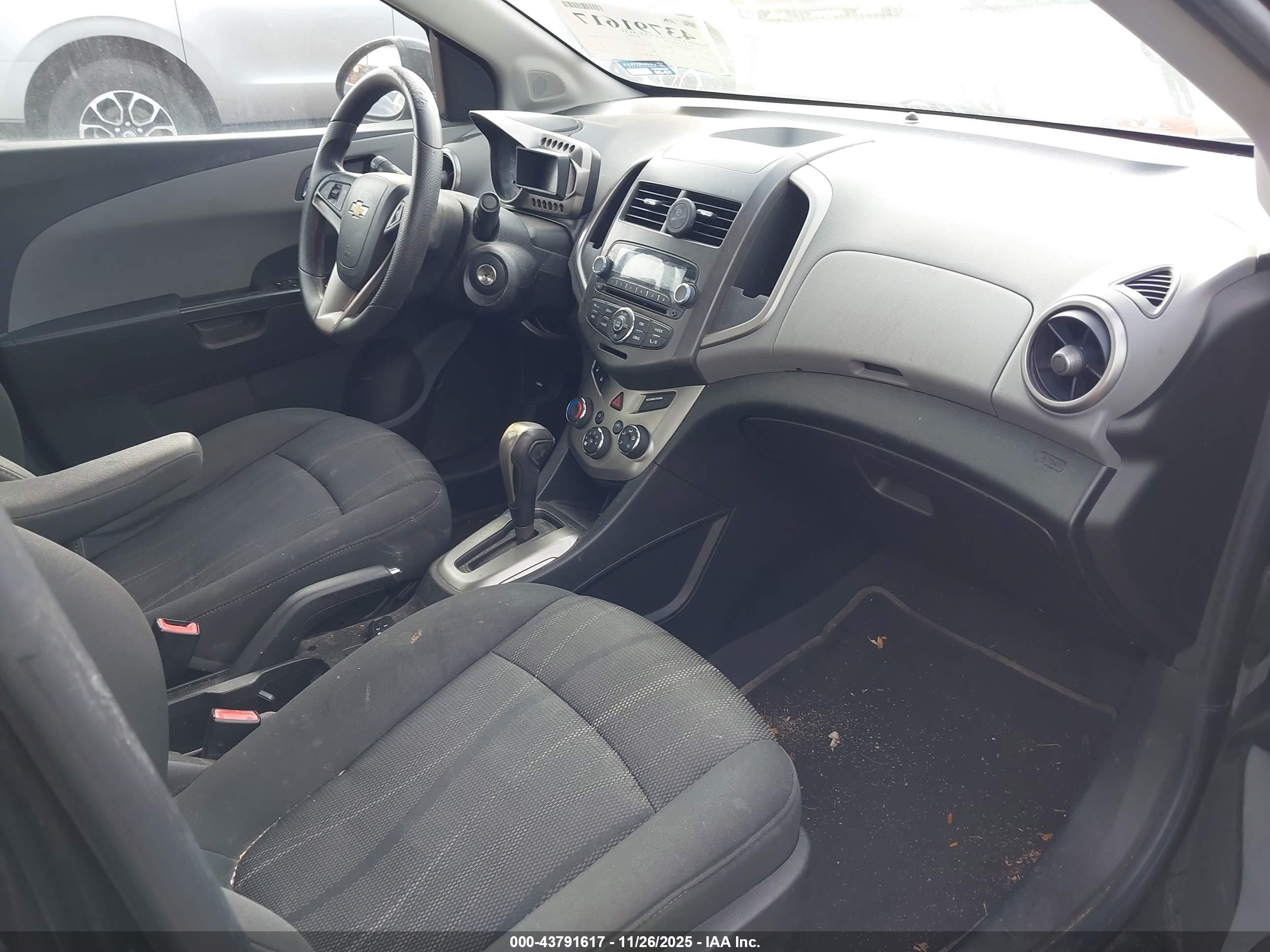 CHEVROLET SONIC image 5
