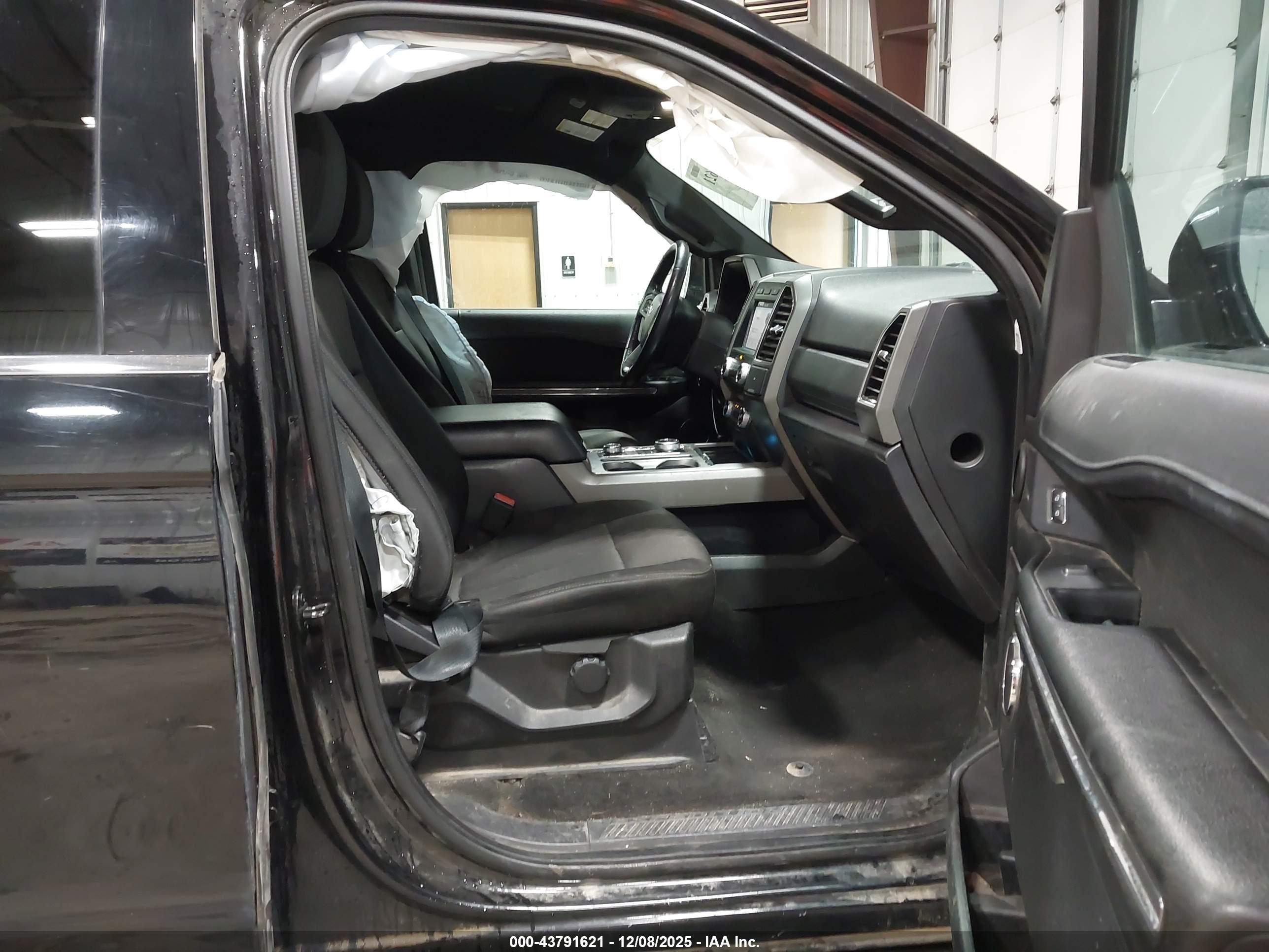 FORD EXPEDITION image 5