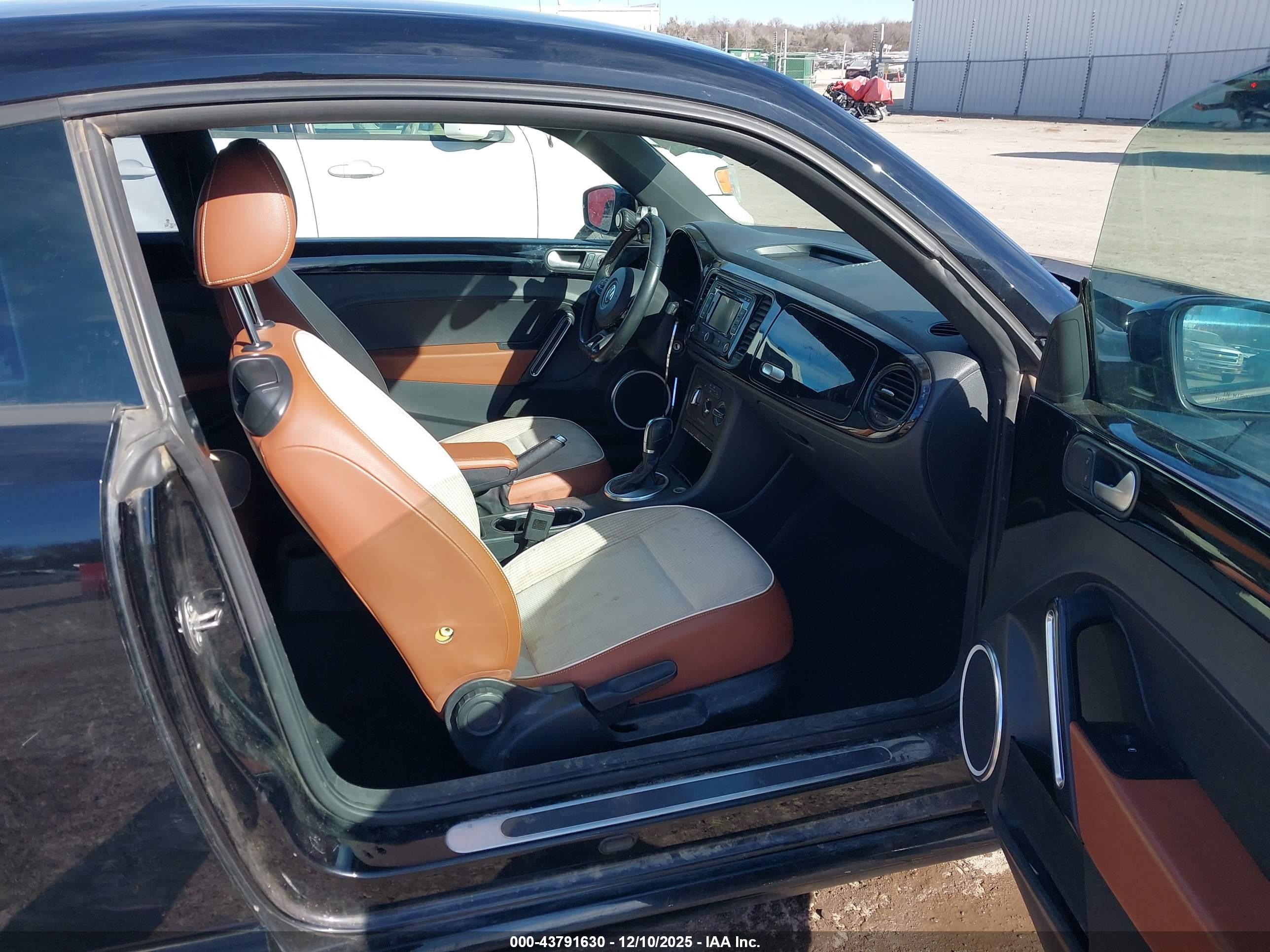 VOLKSWAGEN BEETLE image 5