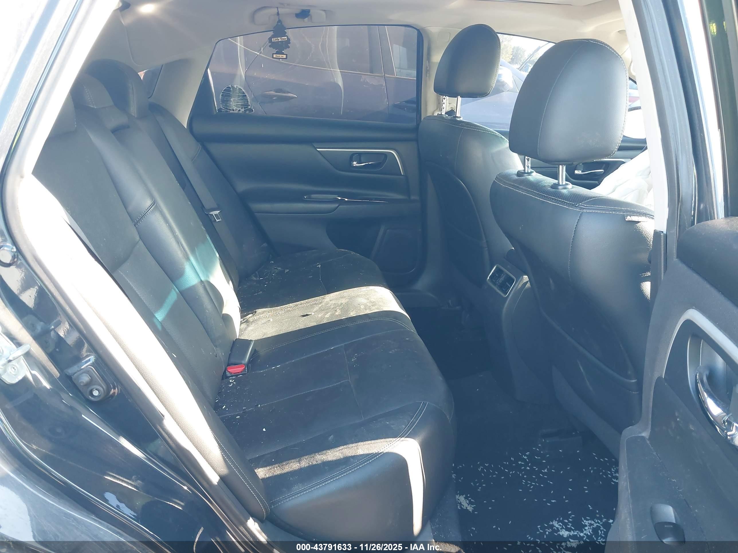 NISSAN ALTIMA image 8