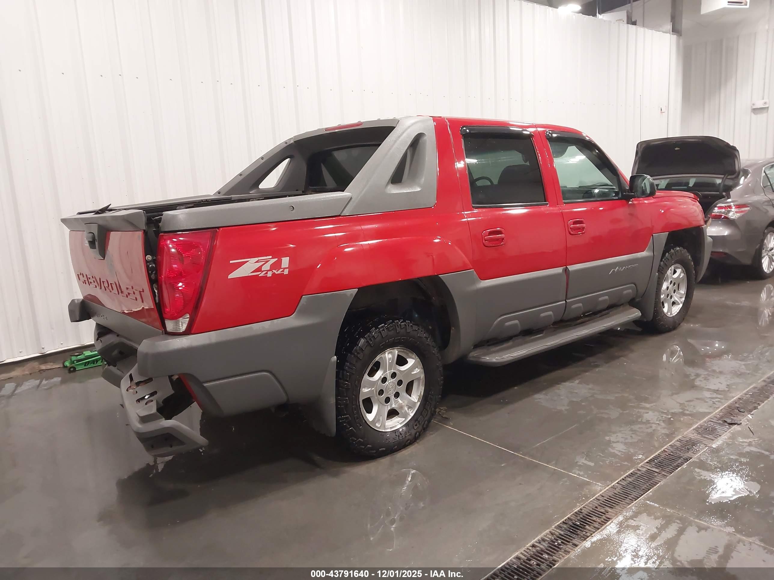 CHEVROLET AVALANCHE image 4