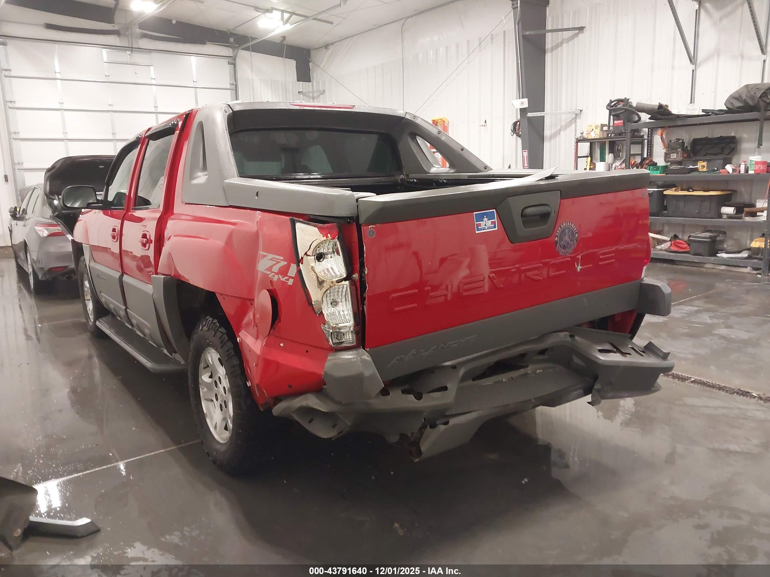 CHEVROLET AVALANCHE image 6