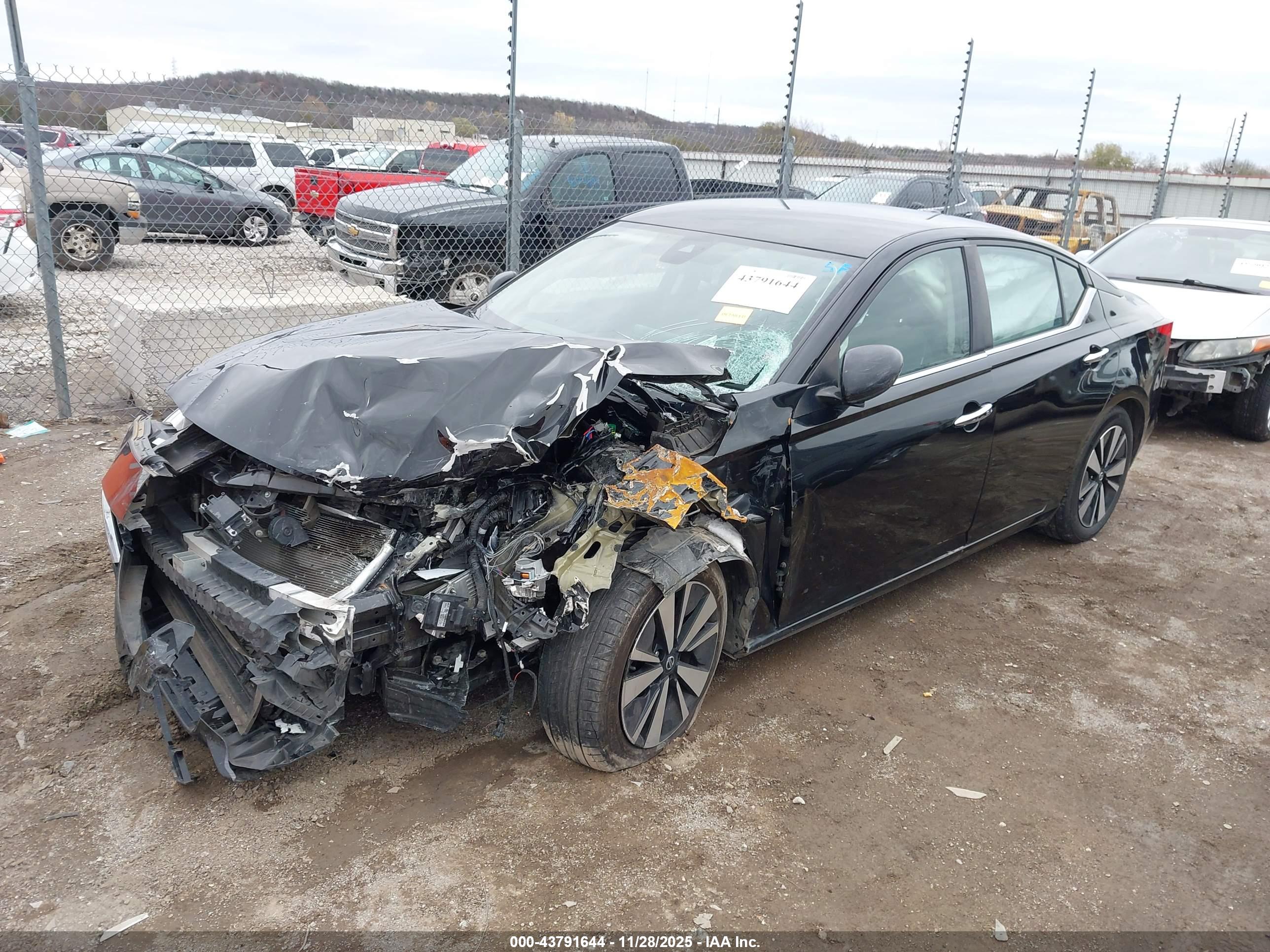 NISSAN ALTIMA image 2