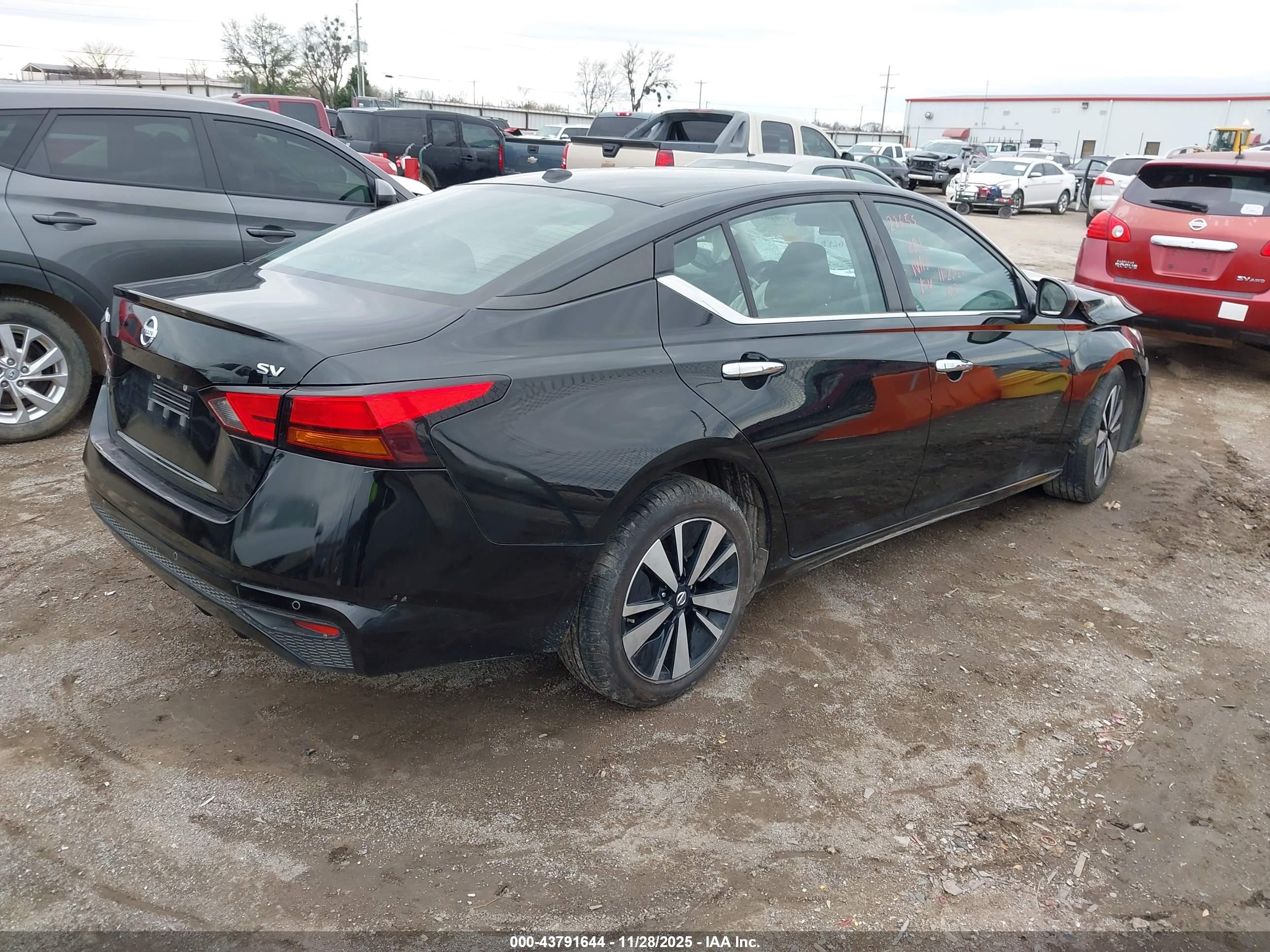 NISSAN ALTIMA image 4