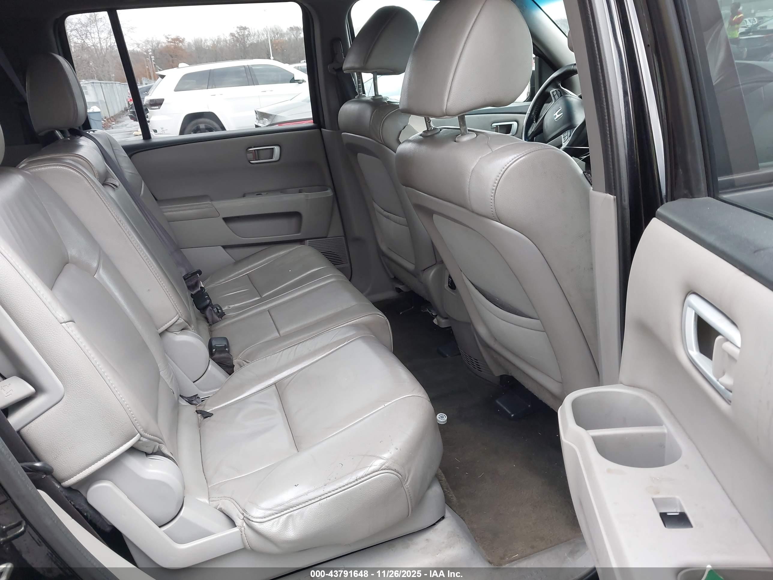 HONDA PILOT image 8